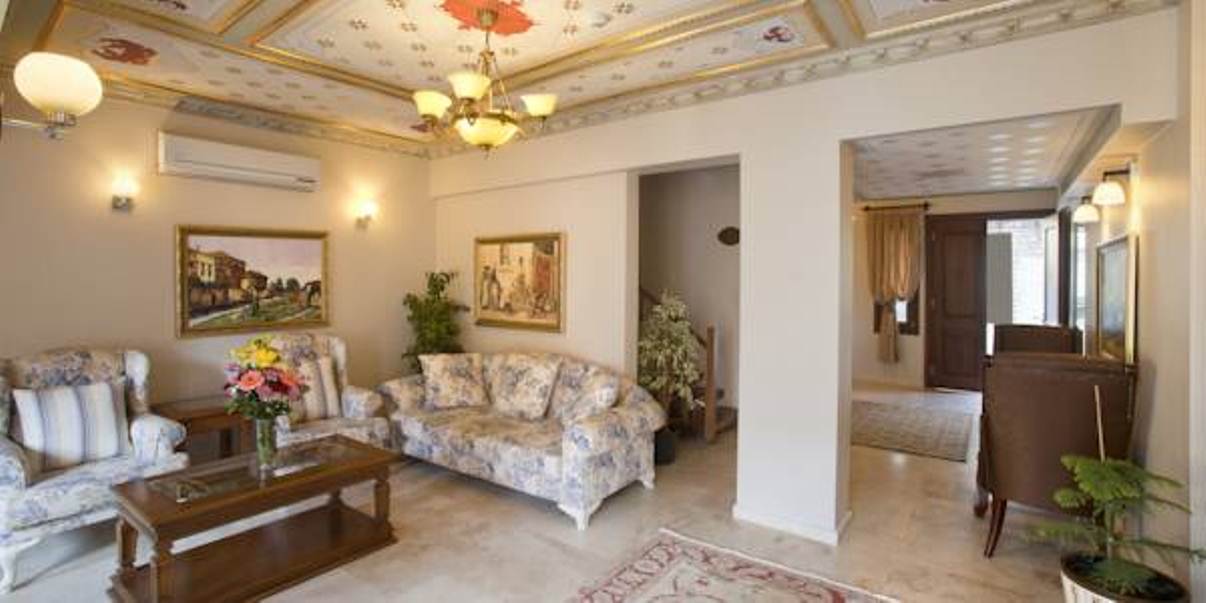 Castle Old Town Hotel