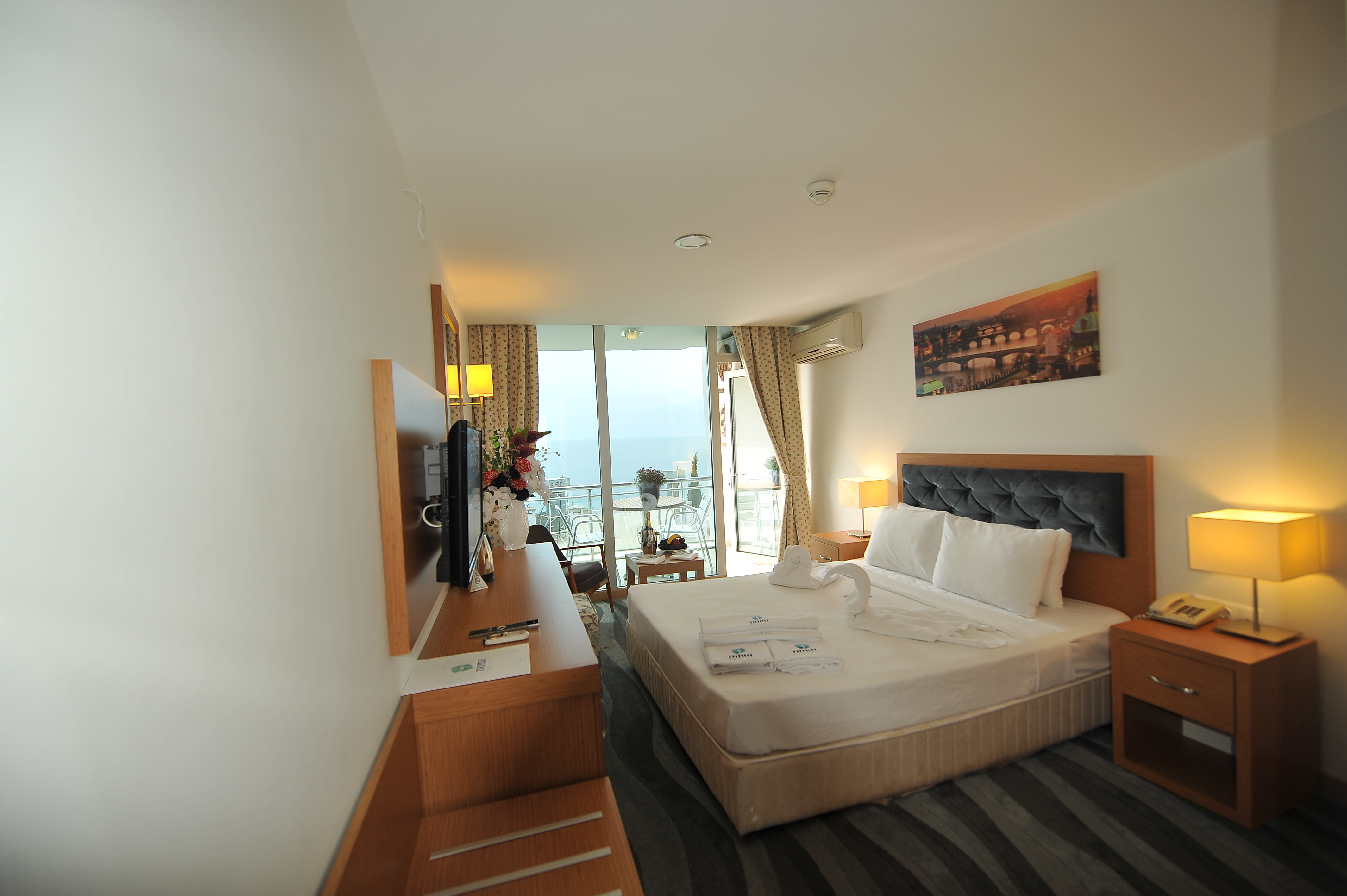 Regna Hotel