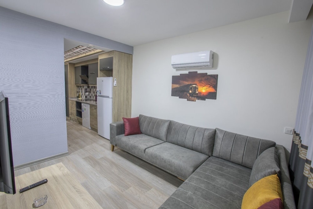 Elanis Suites