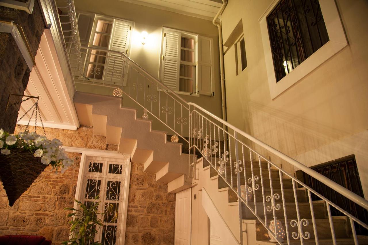 Lavin Suites Hotel