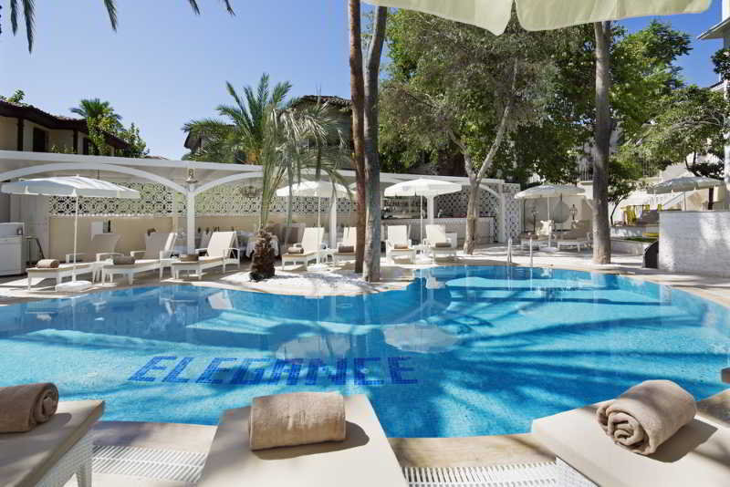 Elegance East Hotel