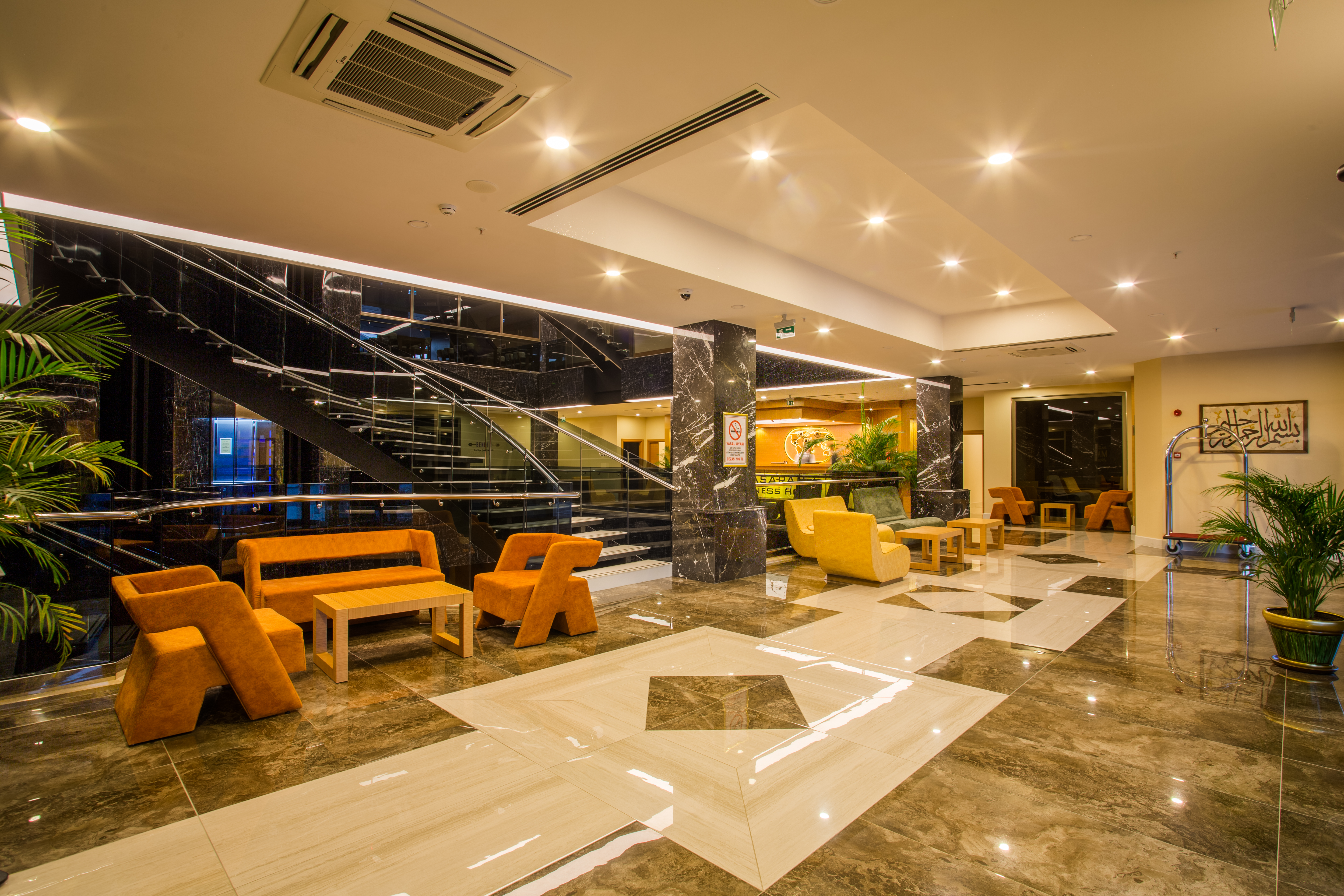 SKY Business Hotel