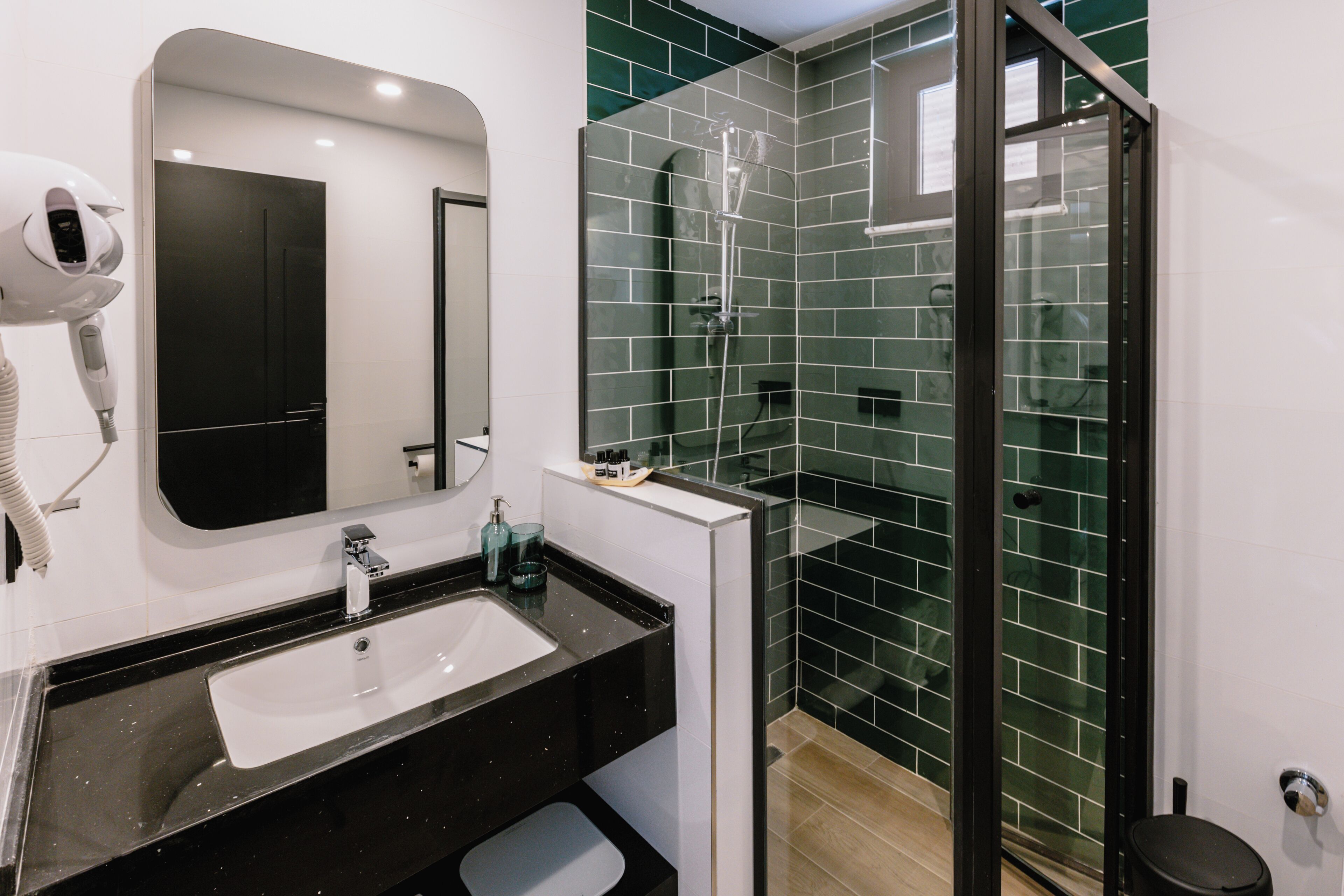 Ella Suites & Hotel