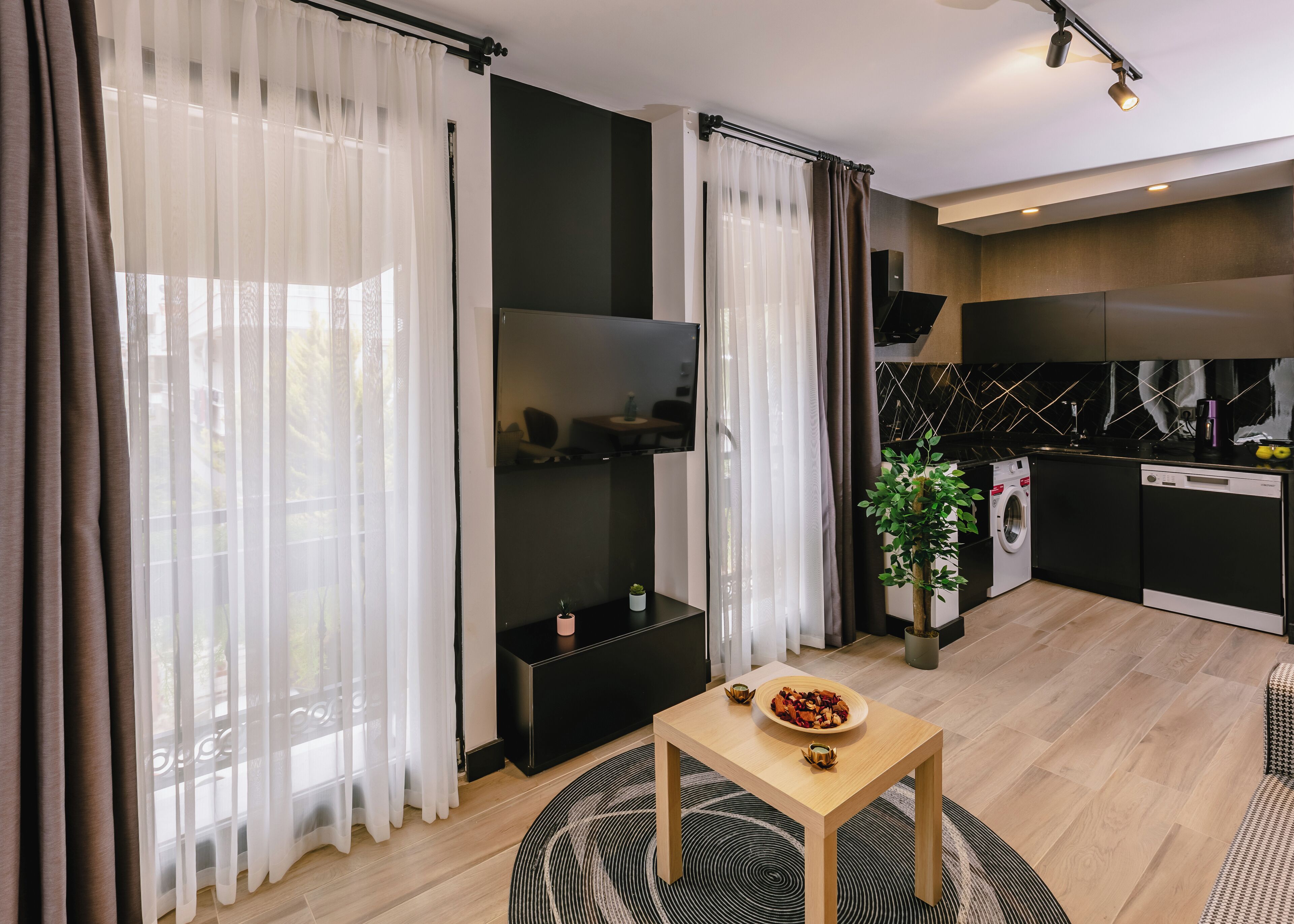 Ella Suites & Hotel