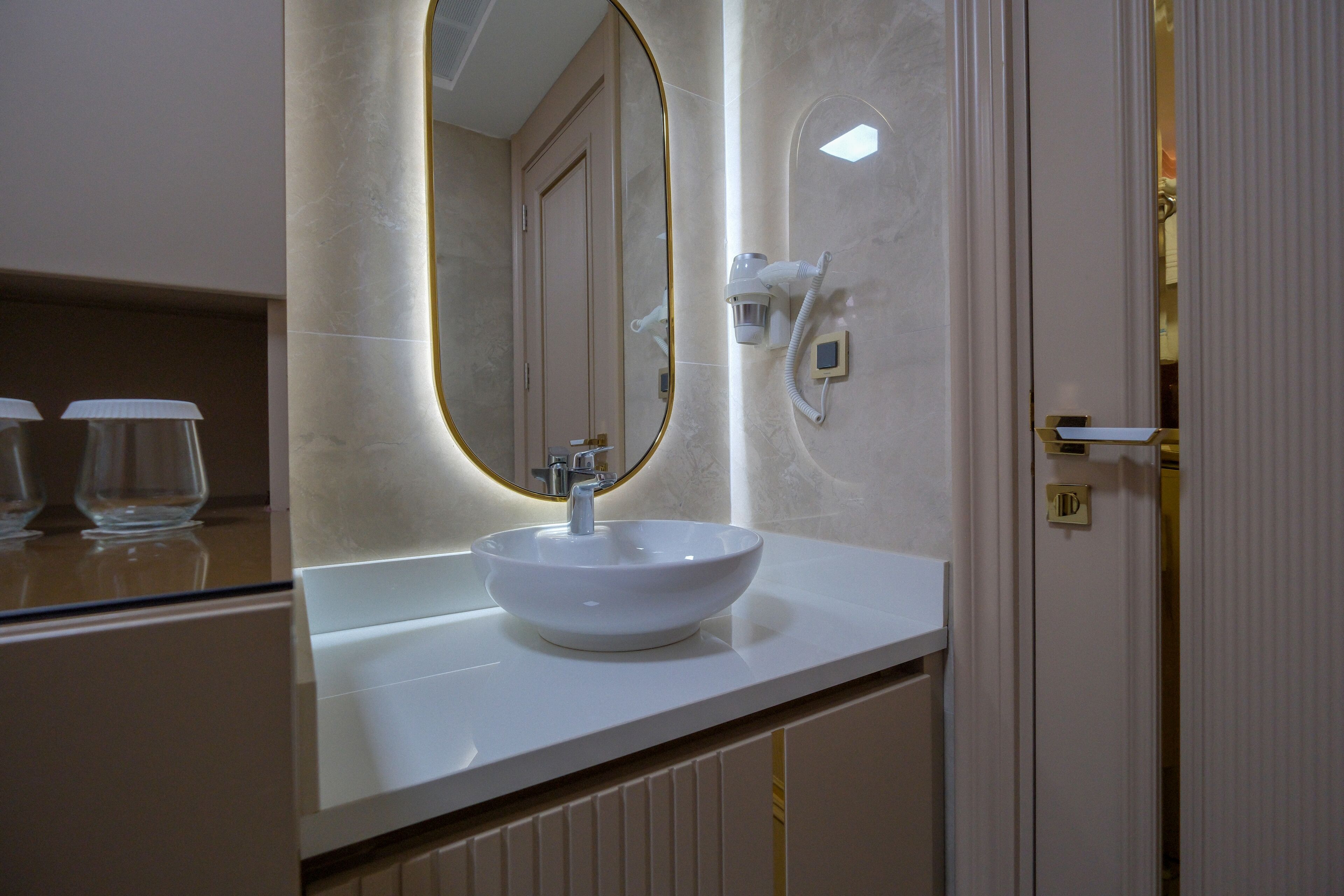 Elysium Deluxe Suites