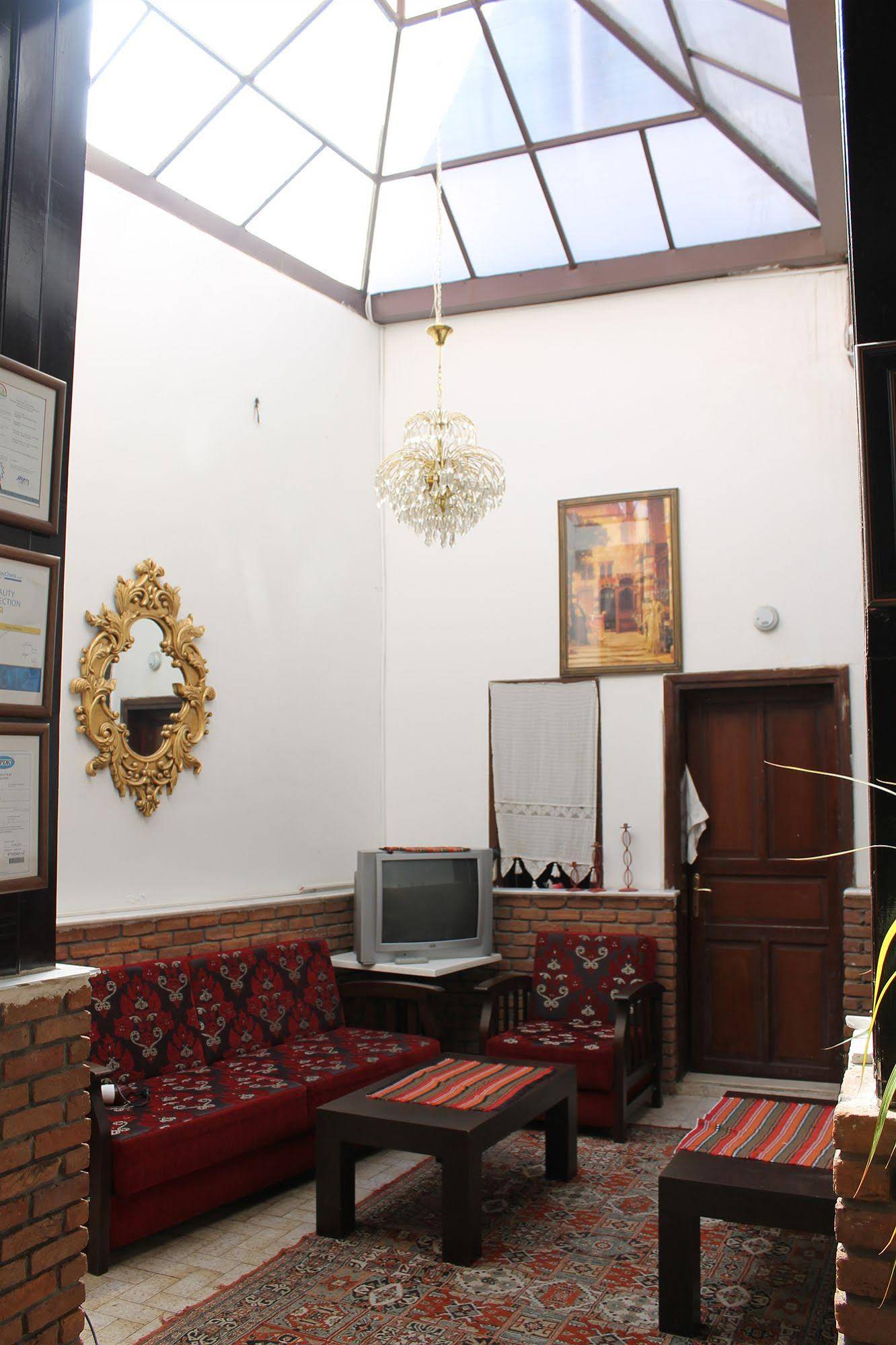 Erken Konak Pension