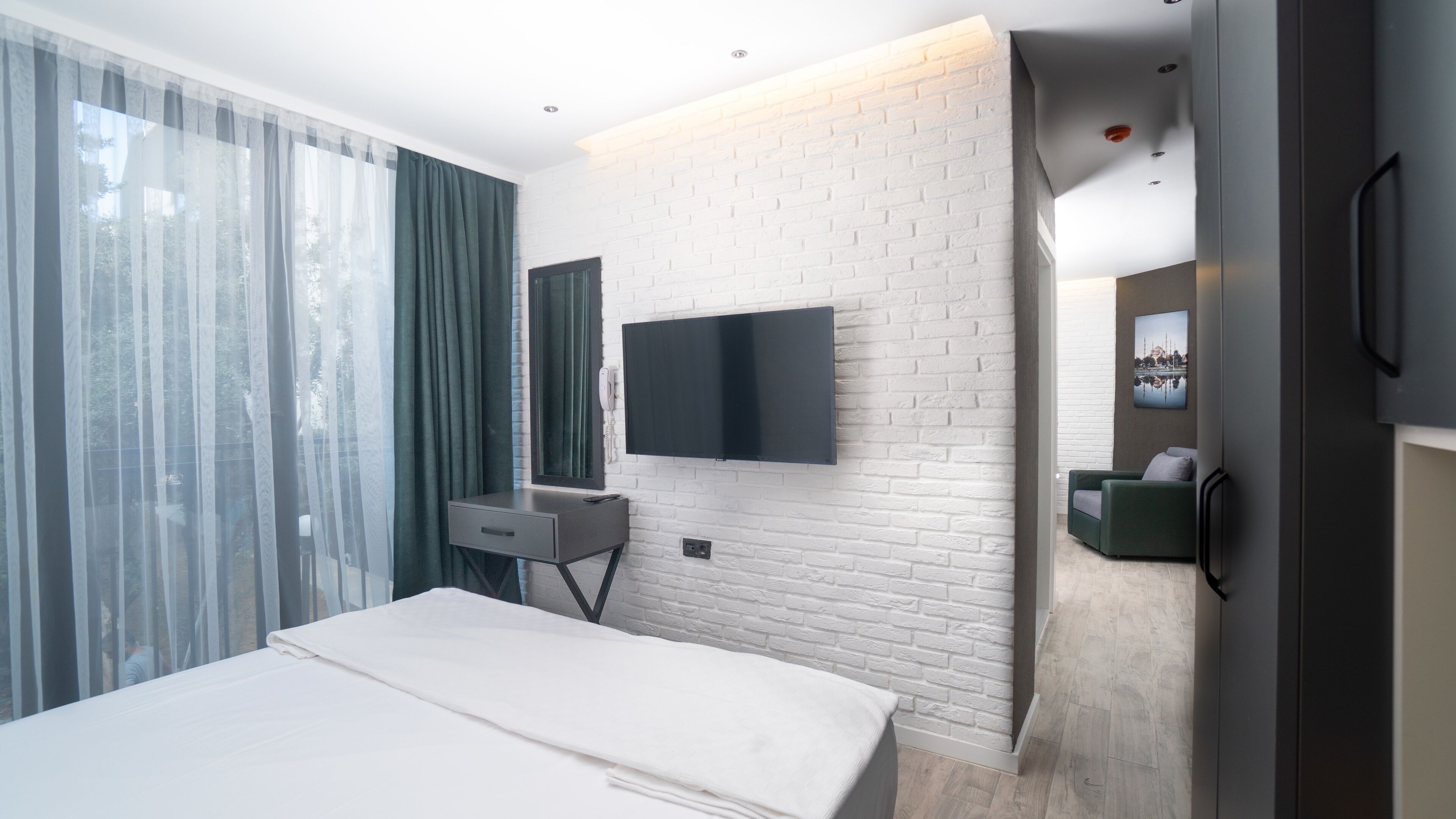 Estera Hotel