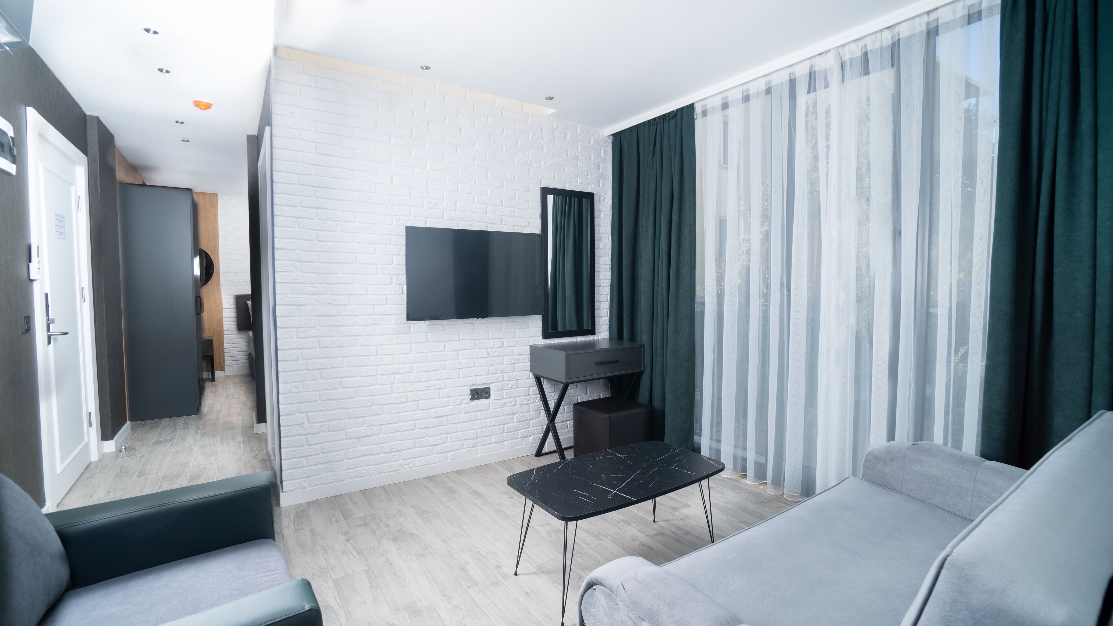 Estera Hotel