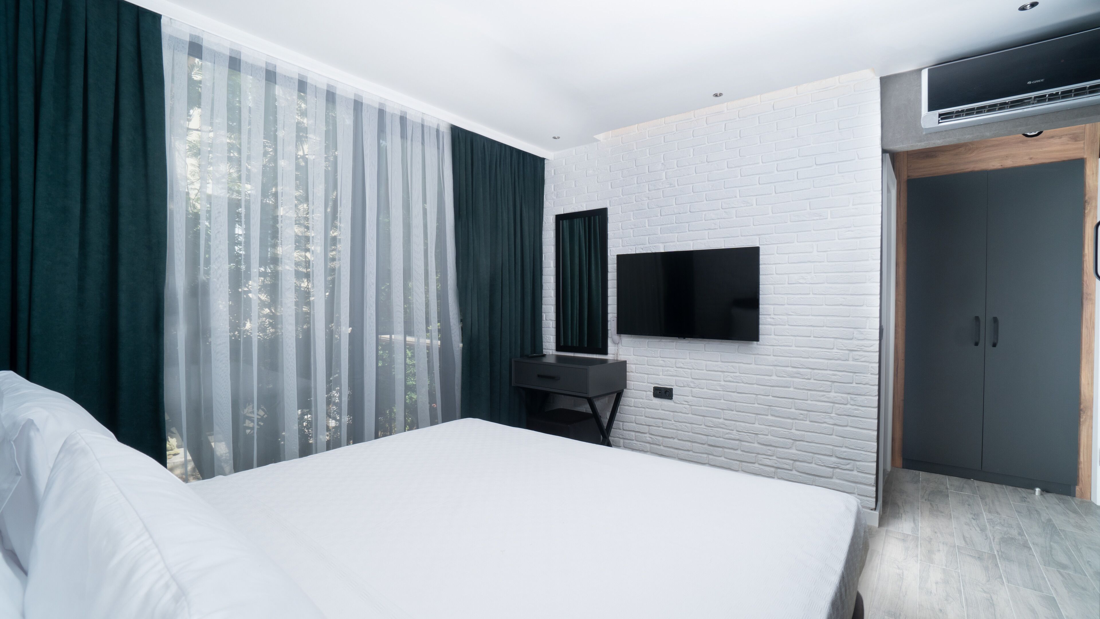 Estera Hotel