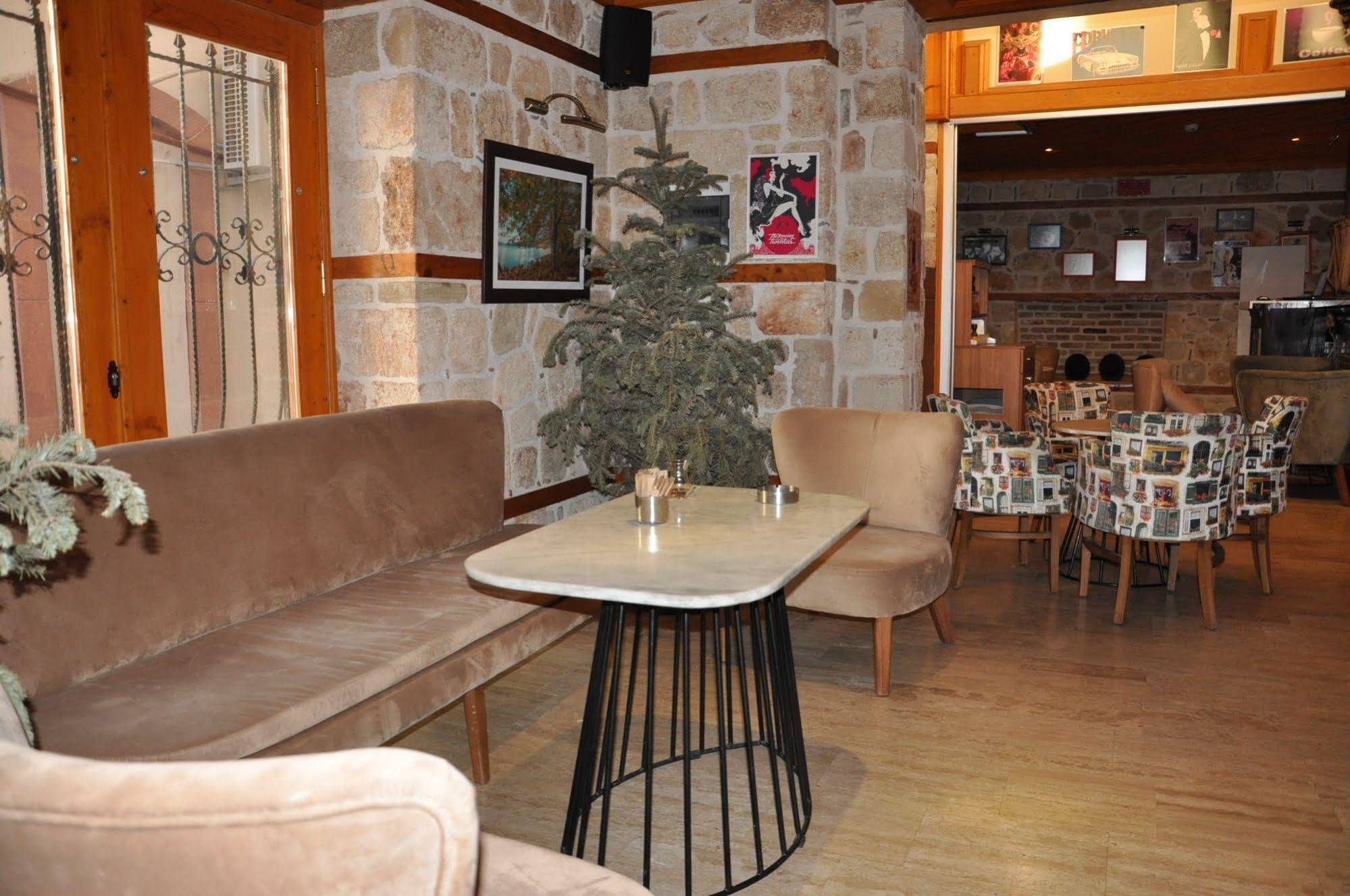 Goodman Hotel & Bistro