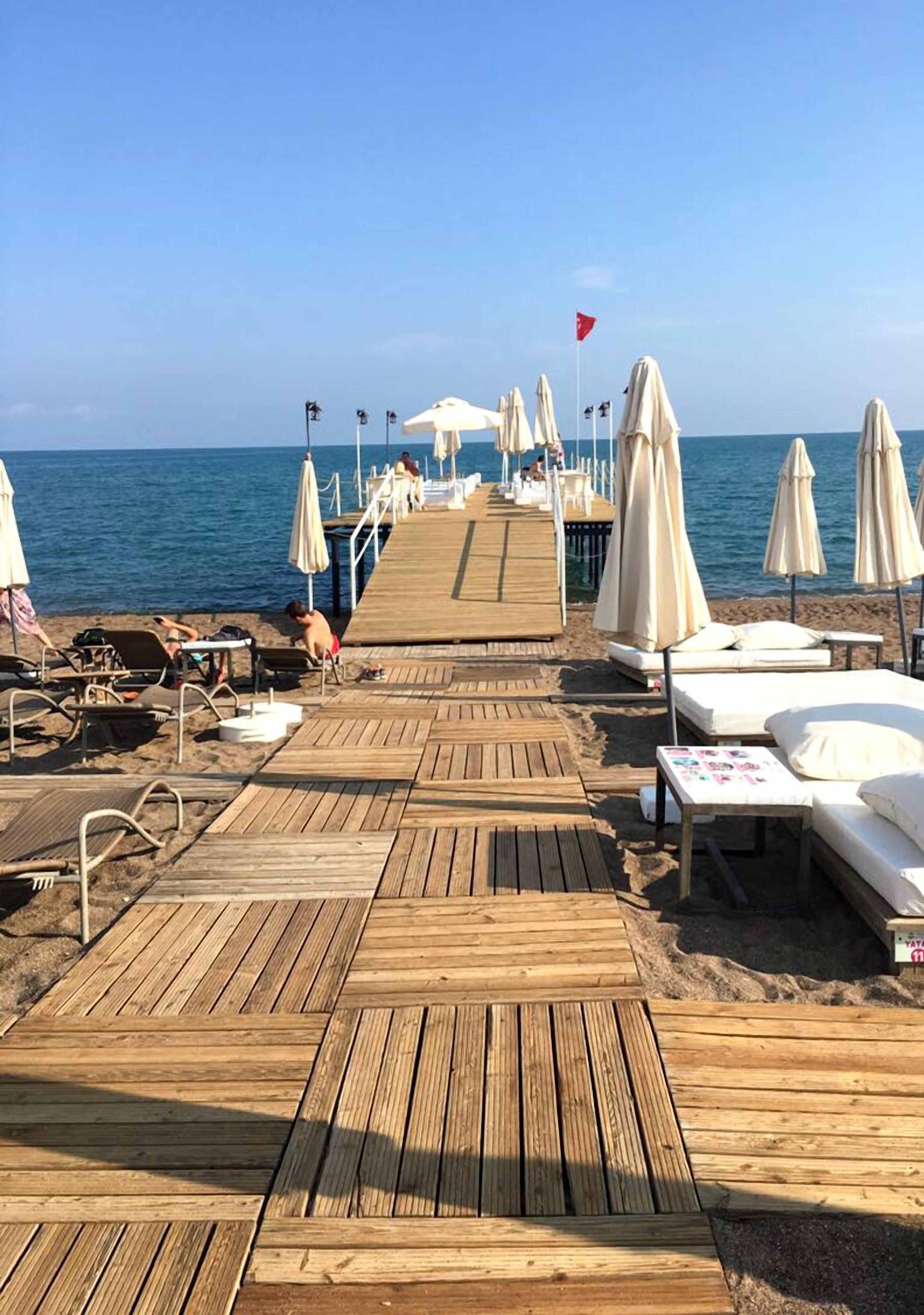 Grand Niki Hotel & Spa