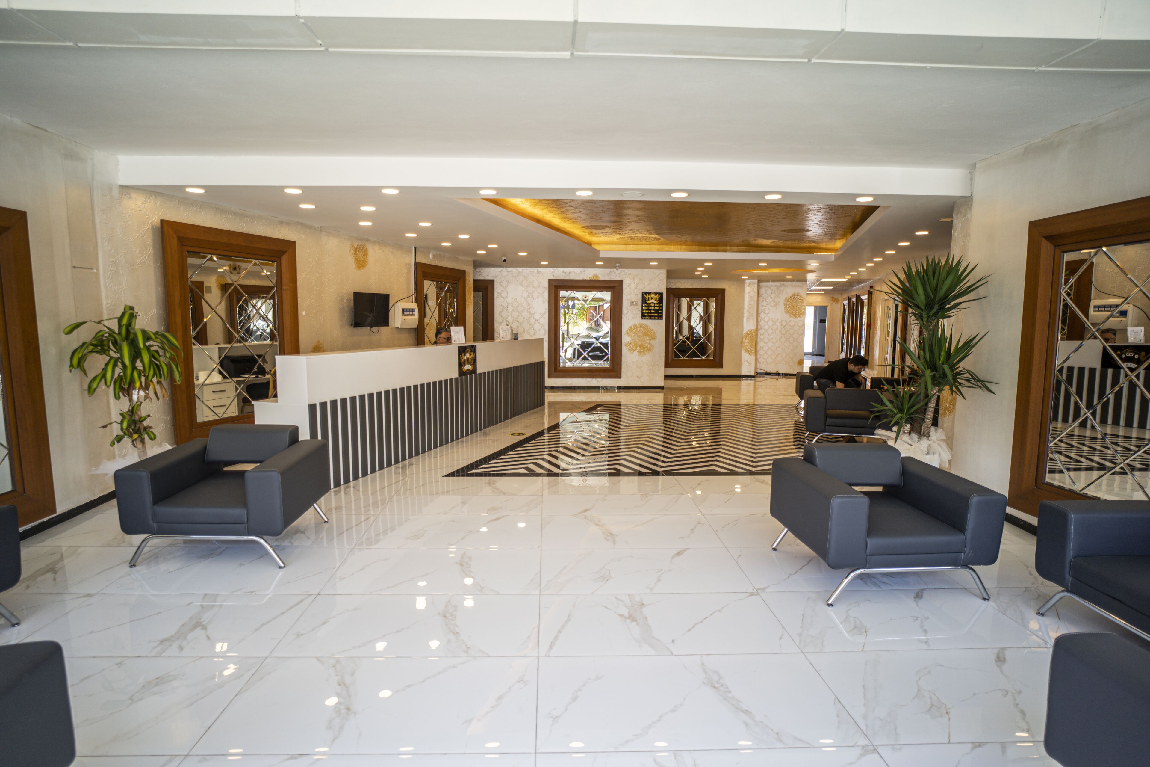 Grand Niki Hotel & Spa