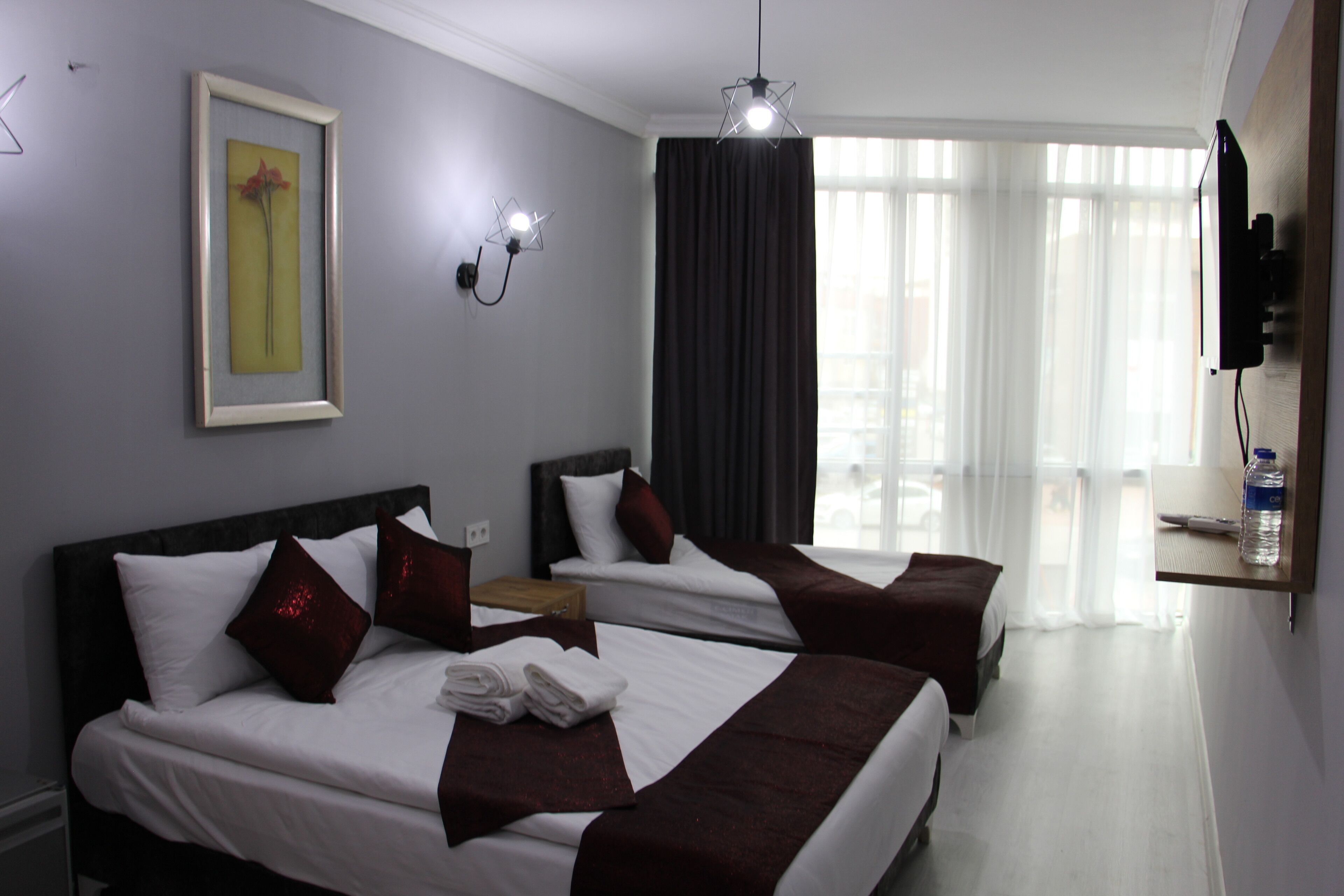 Grand Niki Hotel & Spa