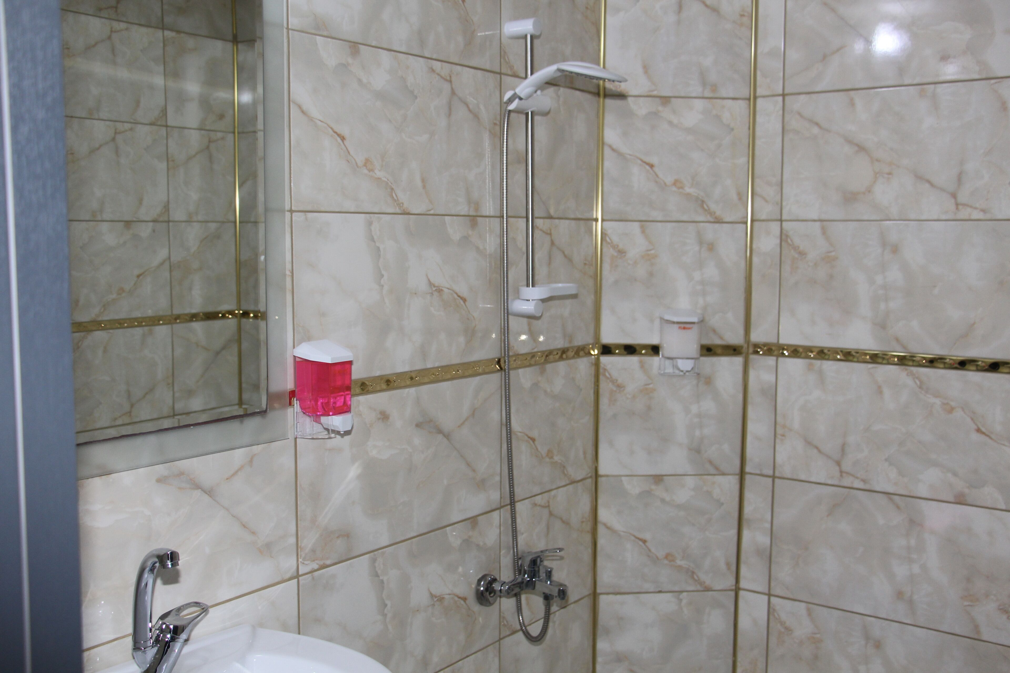 Grand Niki Hotel & Spa