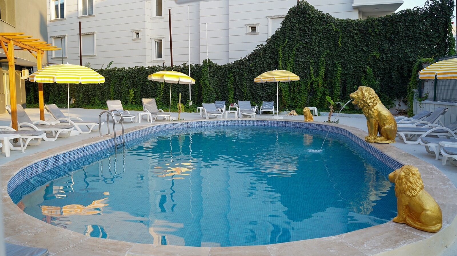 Grand Niki Hotel & Spa