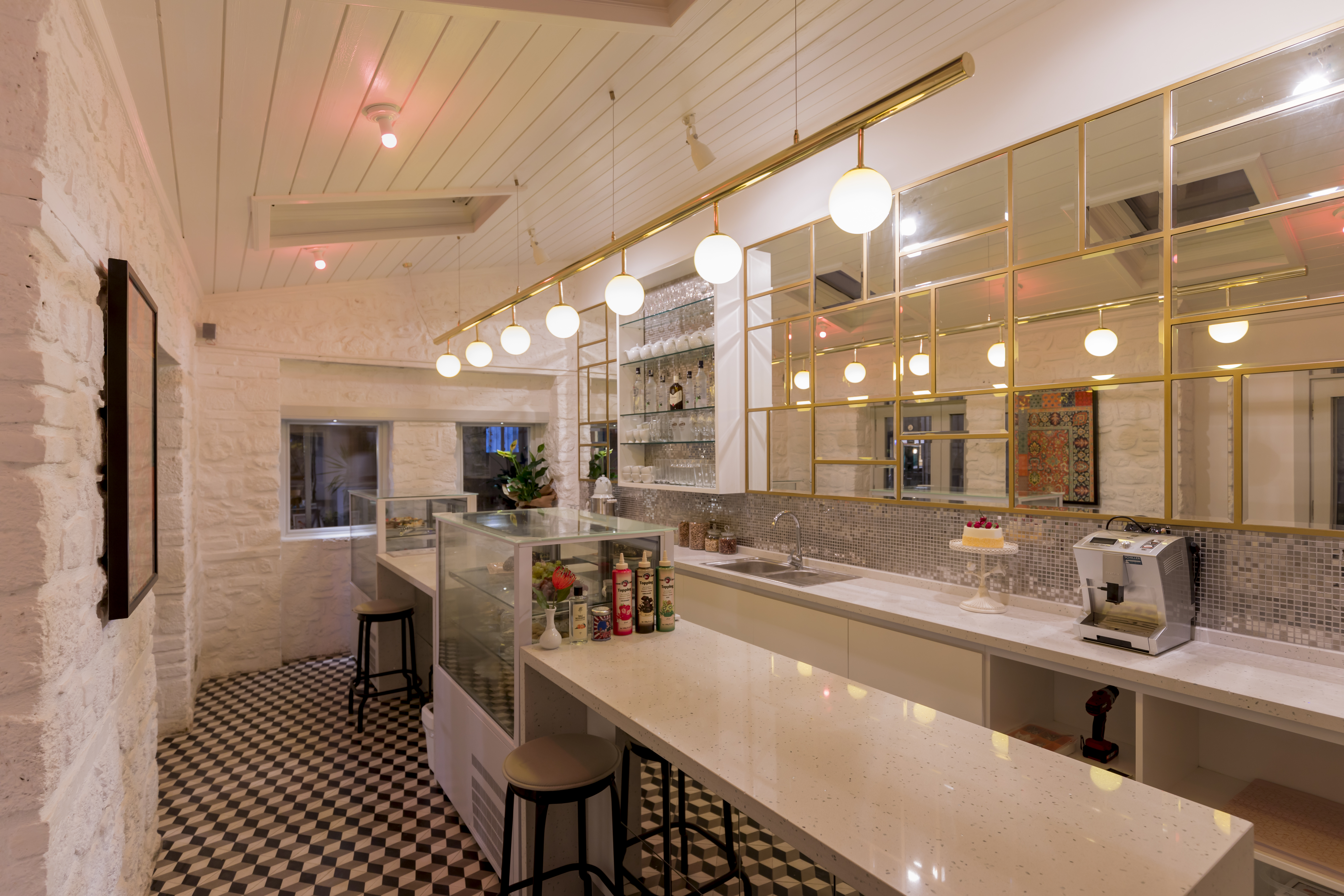 Delight Deluxe Hotel & Spa