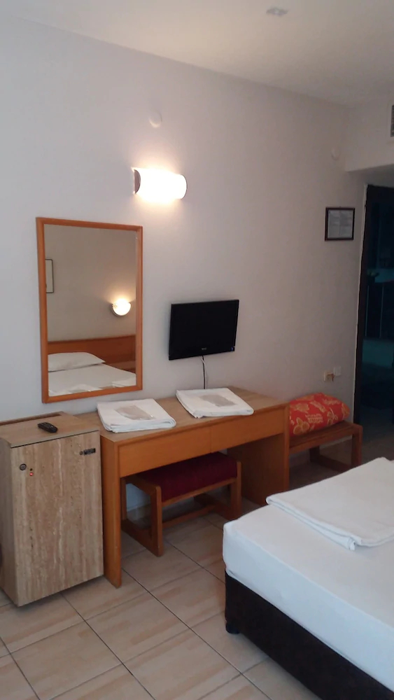 Isinda Hotel