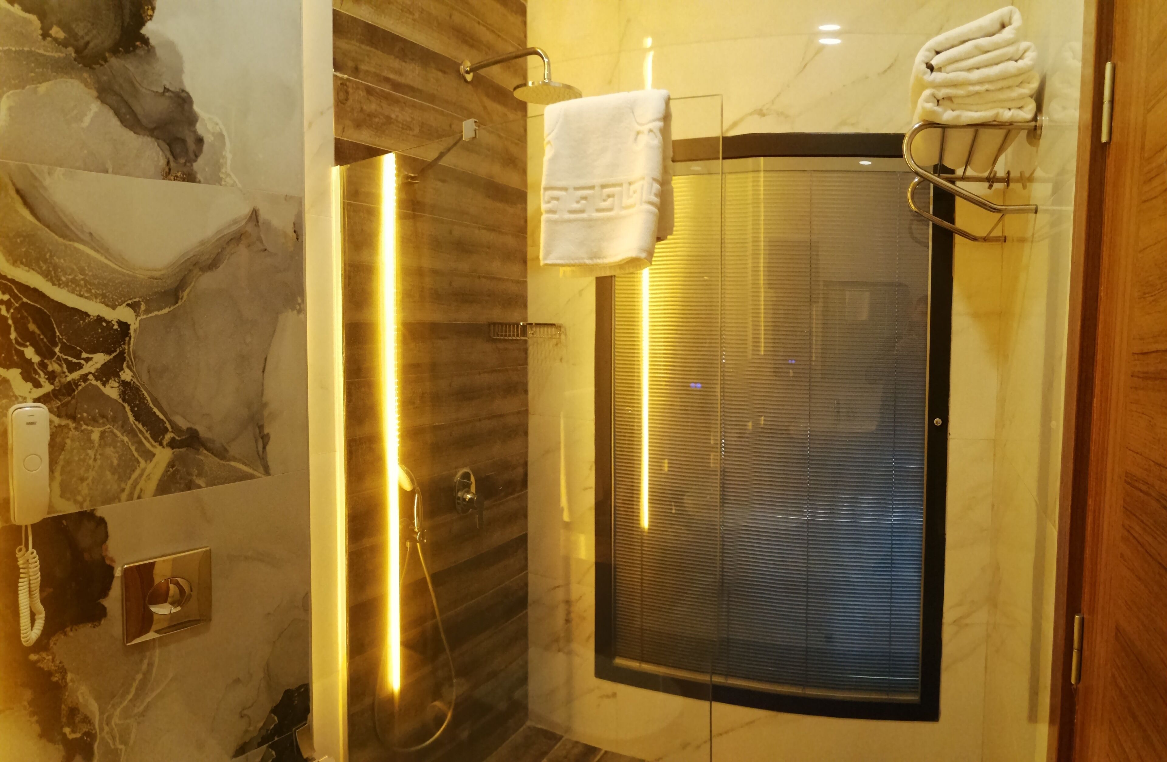 Isnova Hotel