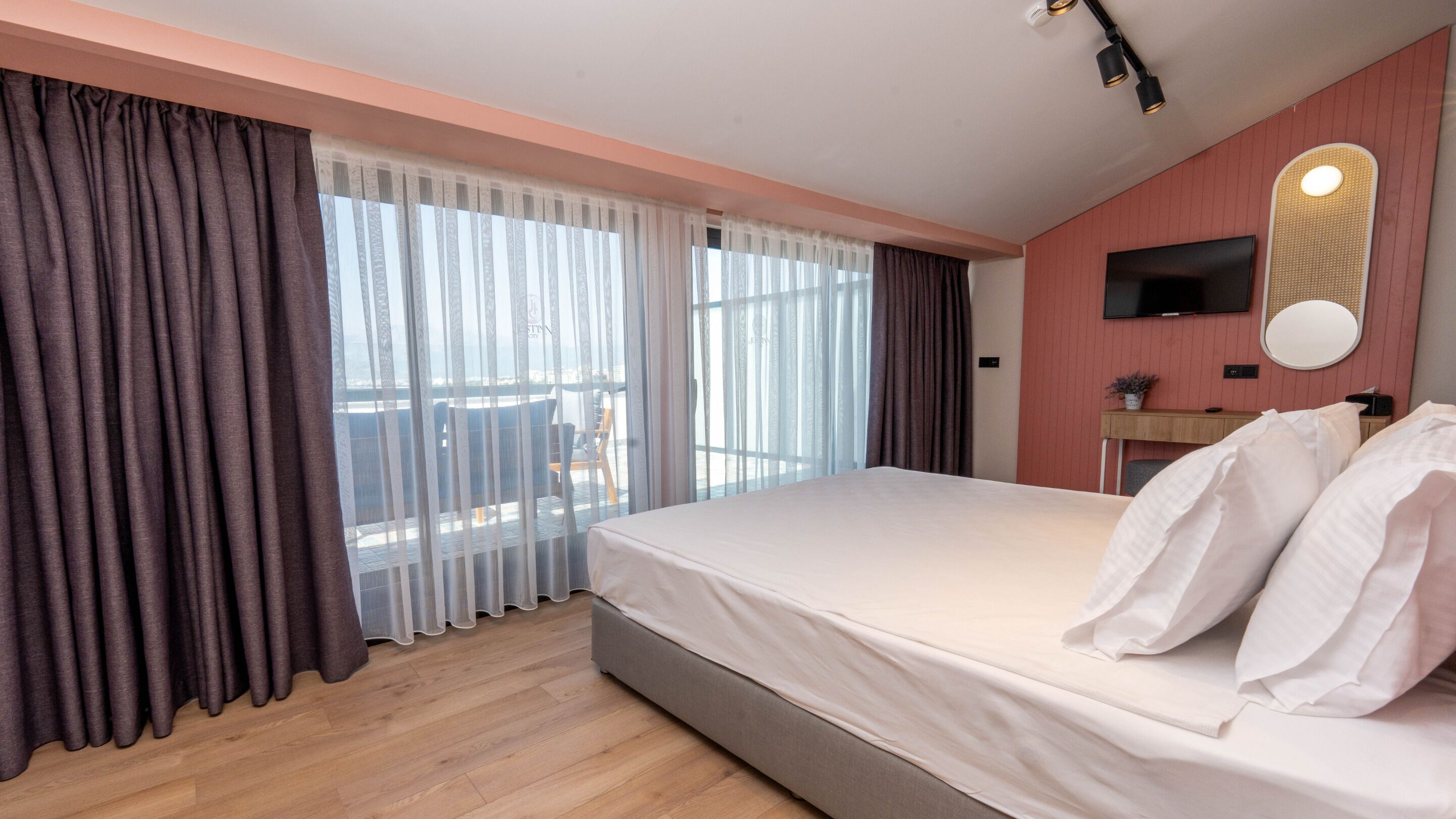 Just Inn City Hotel