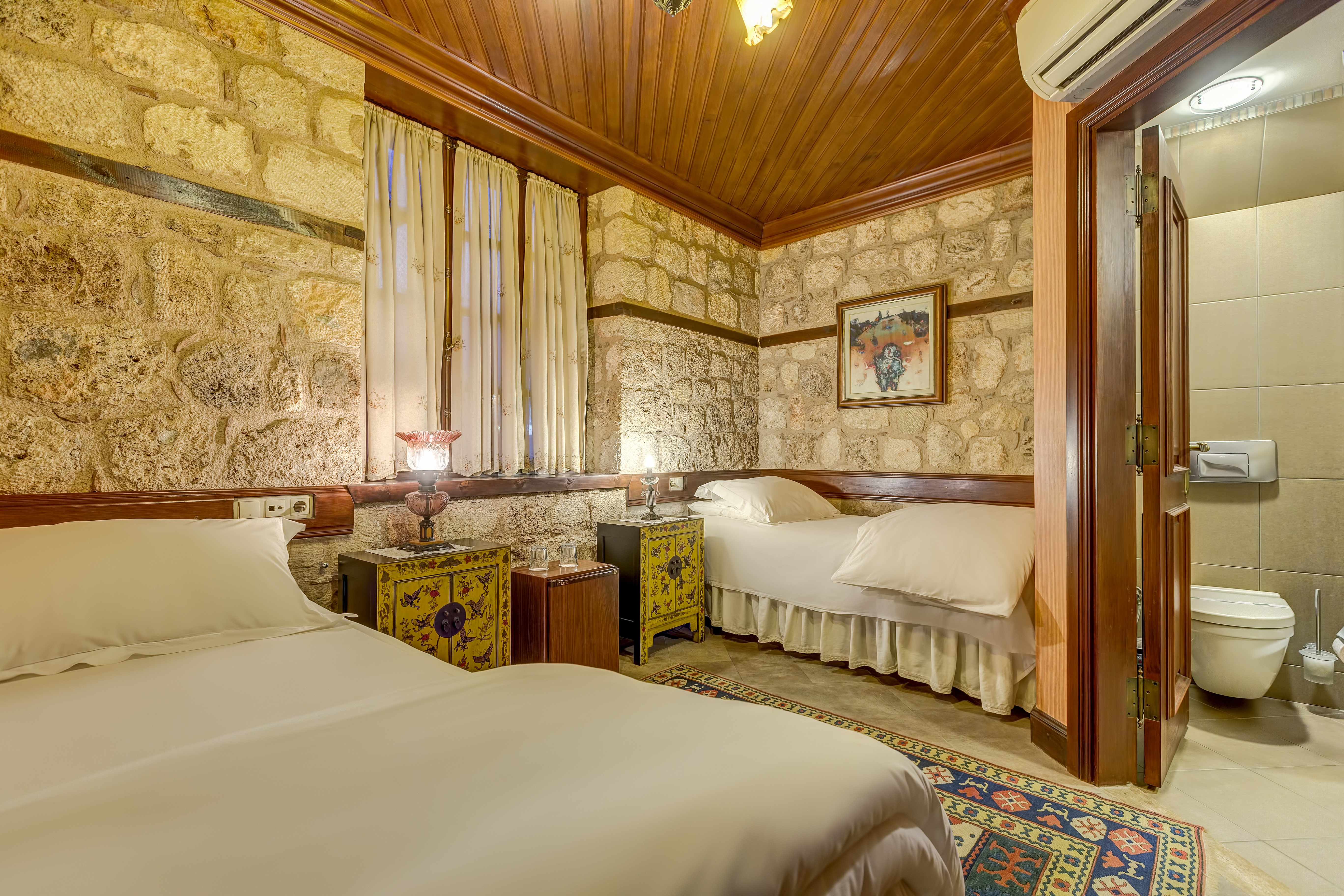 Kauçuk Hotel