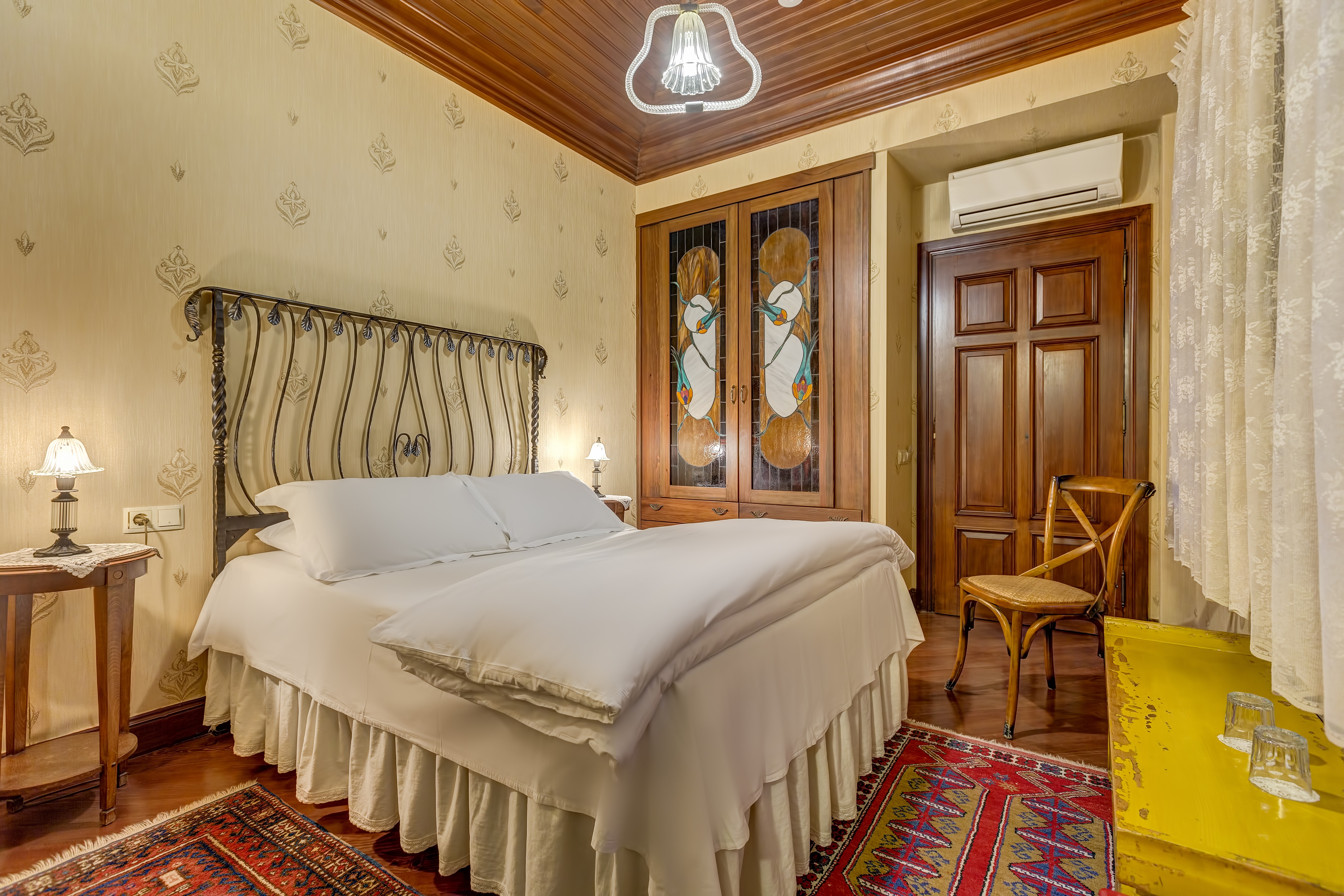 Kauçuk Hotel