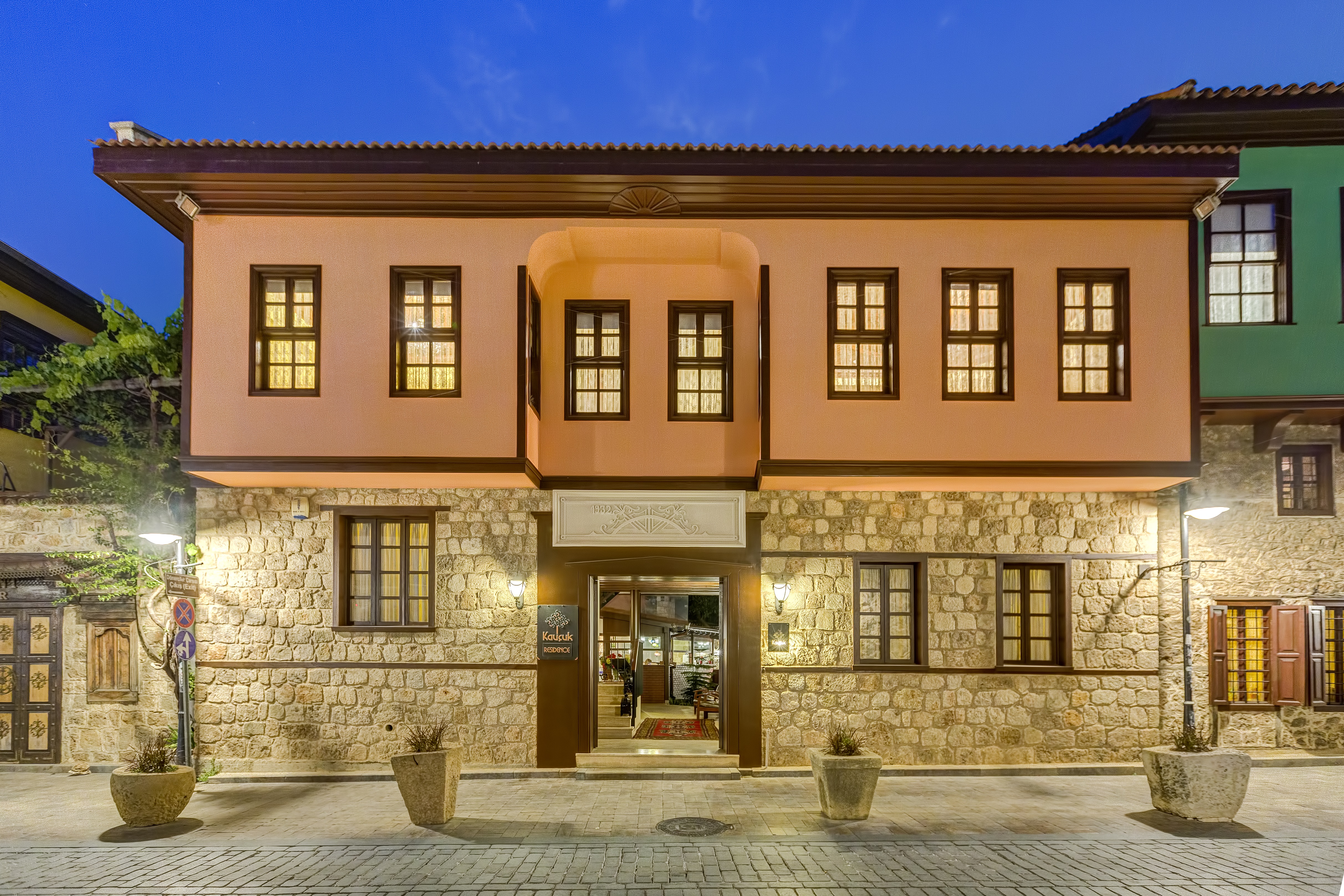 Kauçuk Hotel