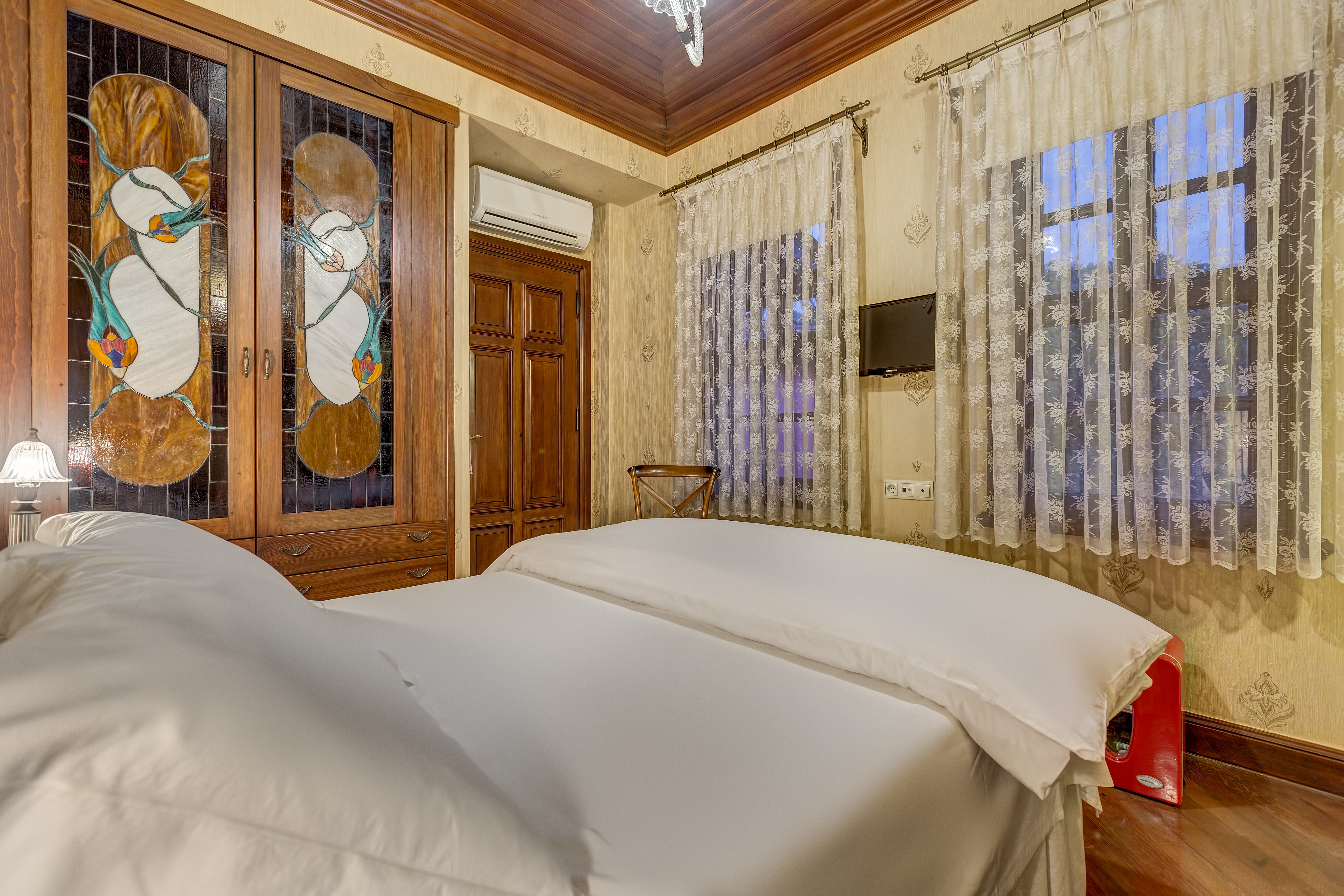 Kauçuk Hotel