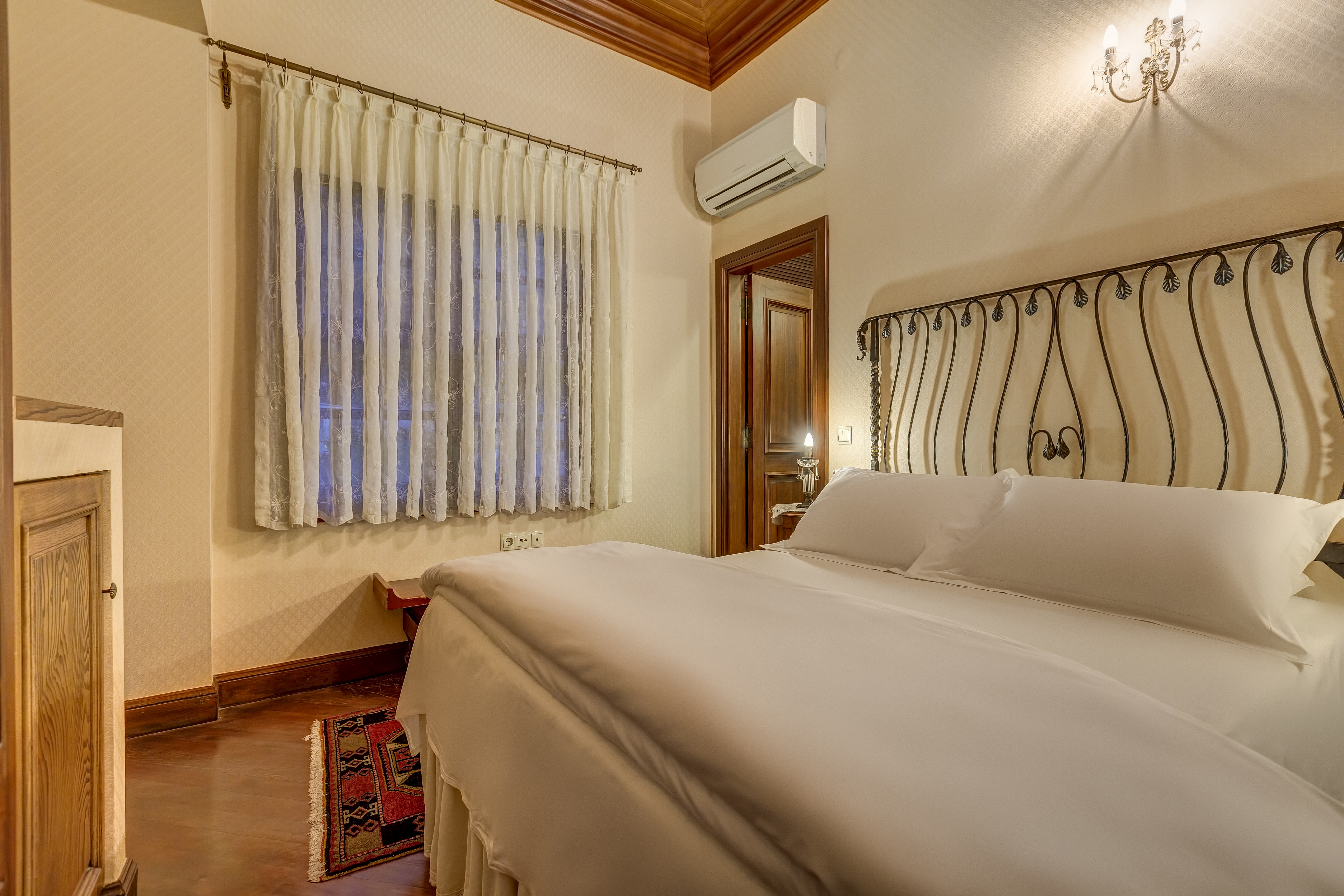 Kauçuk Hotel