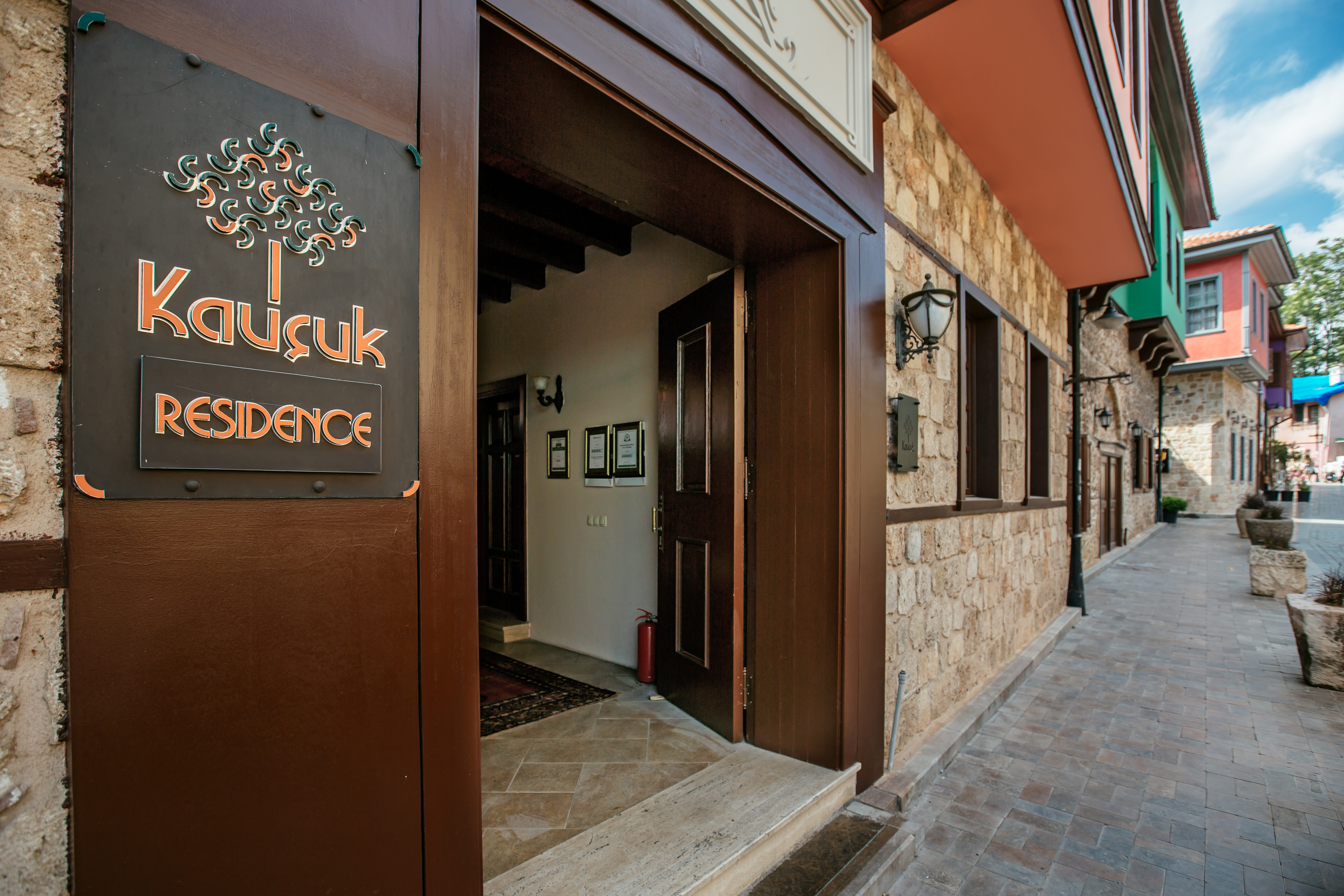 Kauçuk Hotel