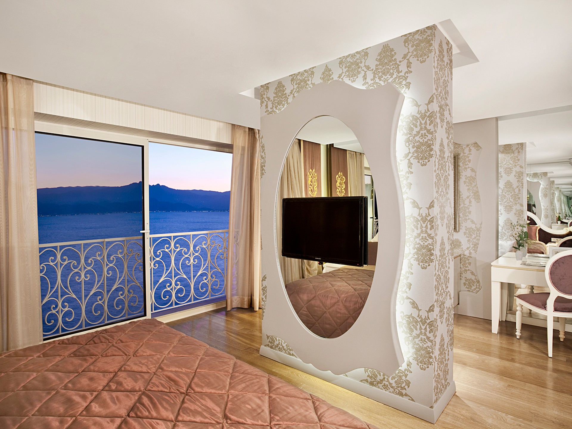 La Boutique Hotel & Suites