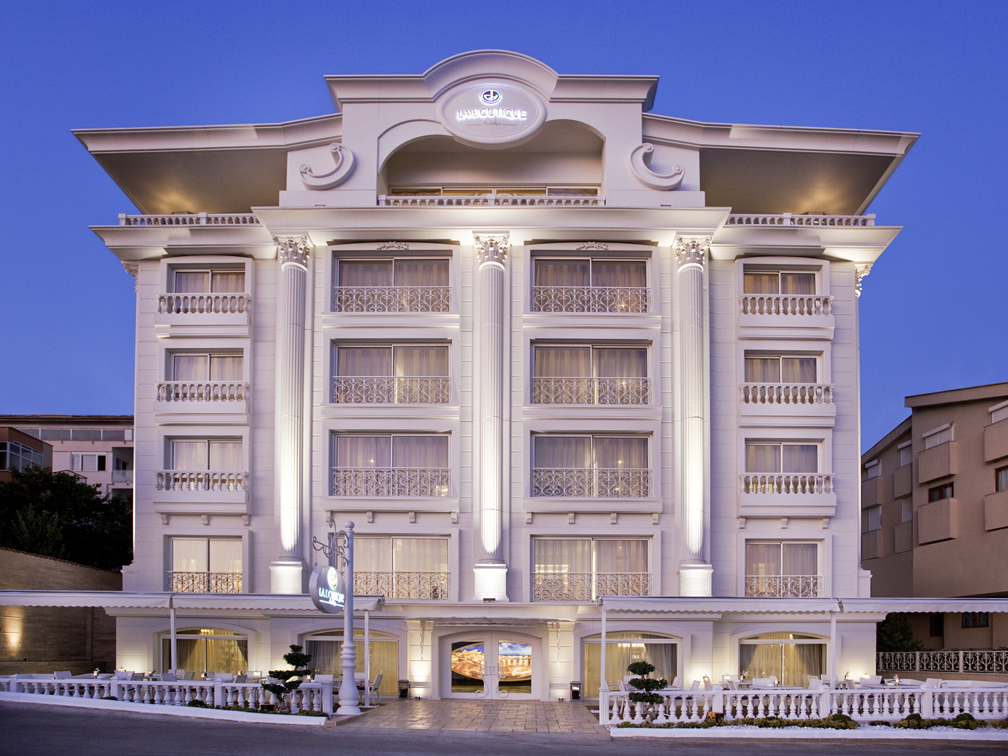 La Boutique Hotel & Suites