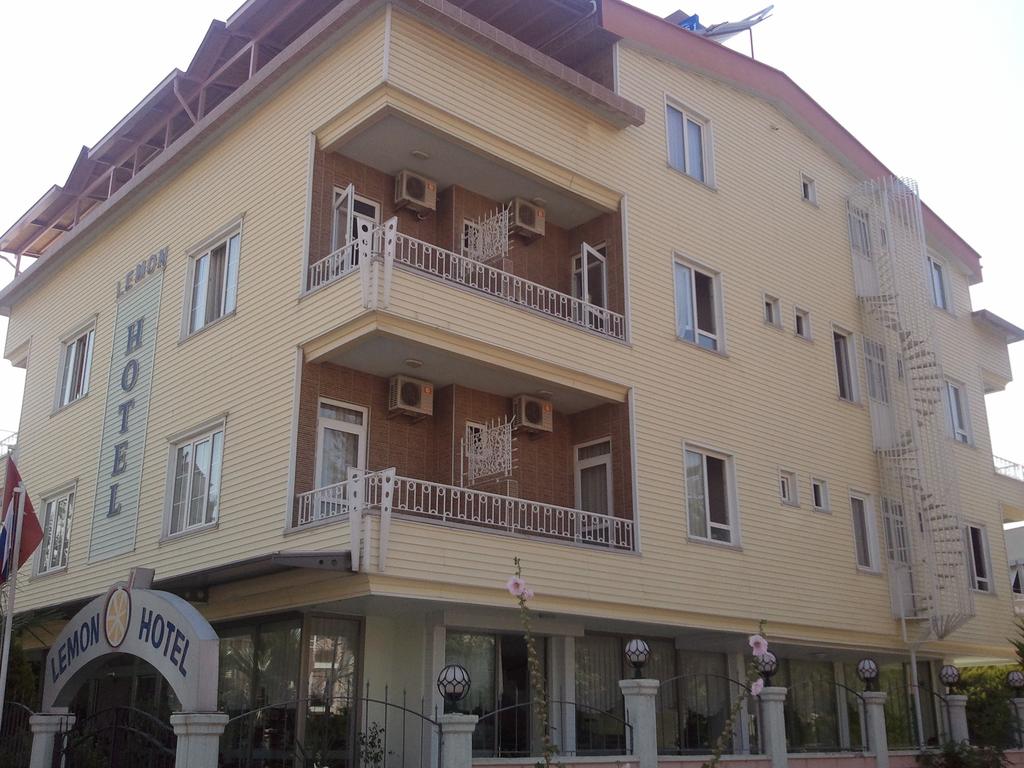 Lemon Hotel