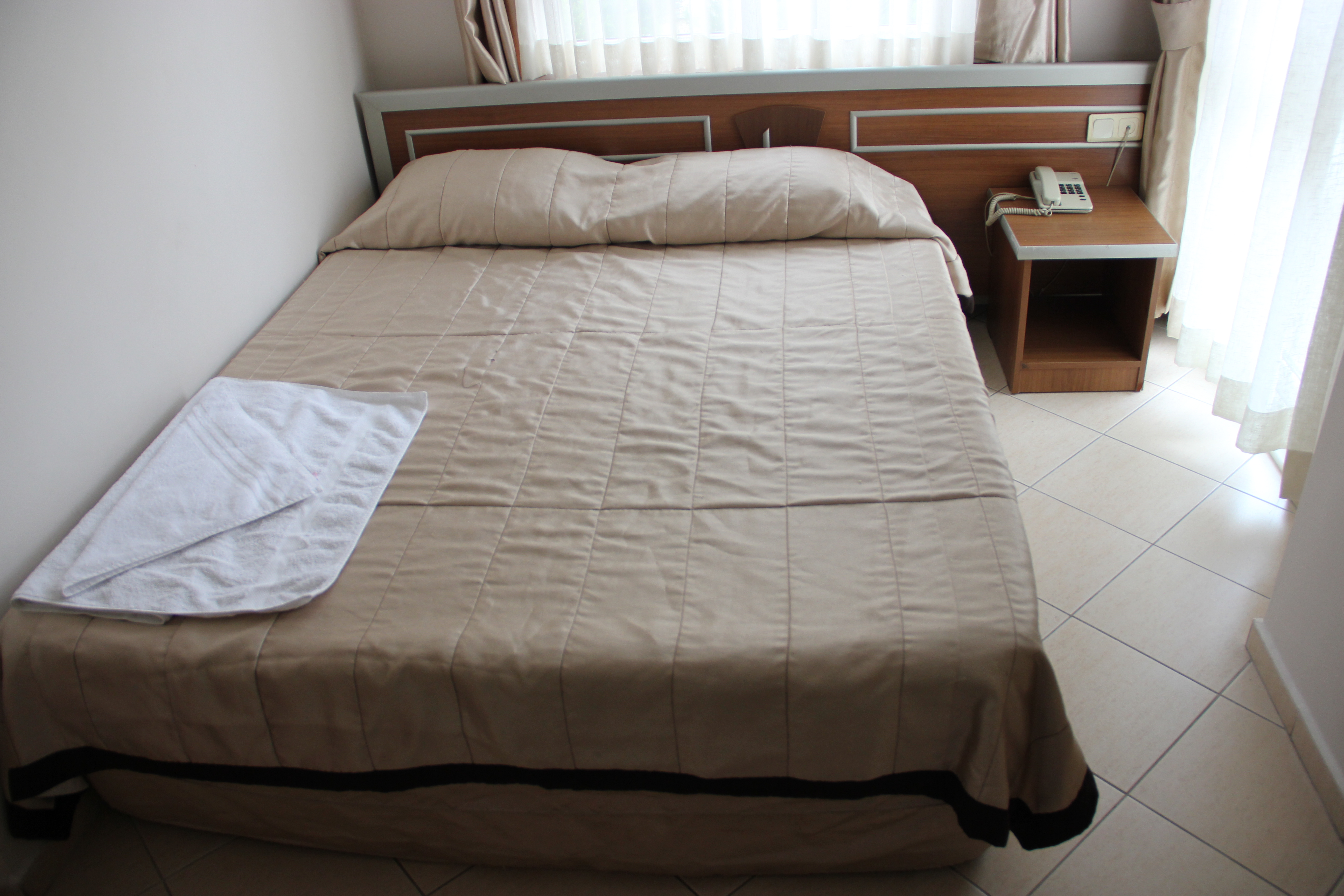 Lemon Hotel