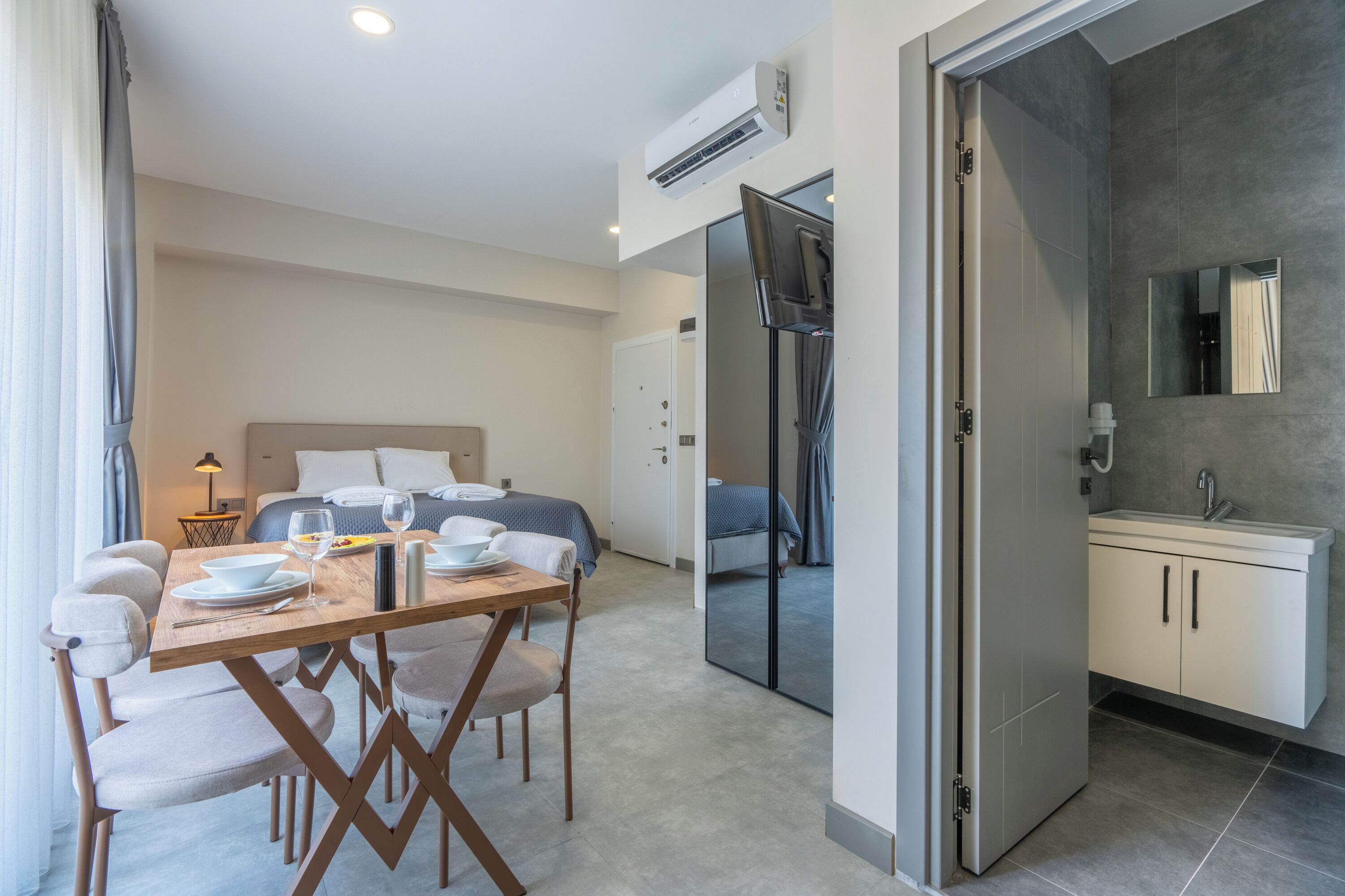 Loi Suite