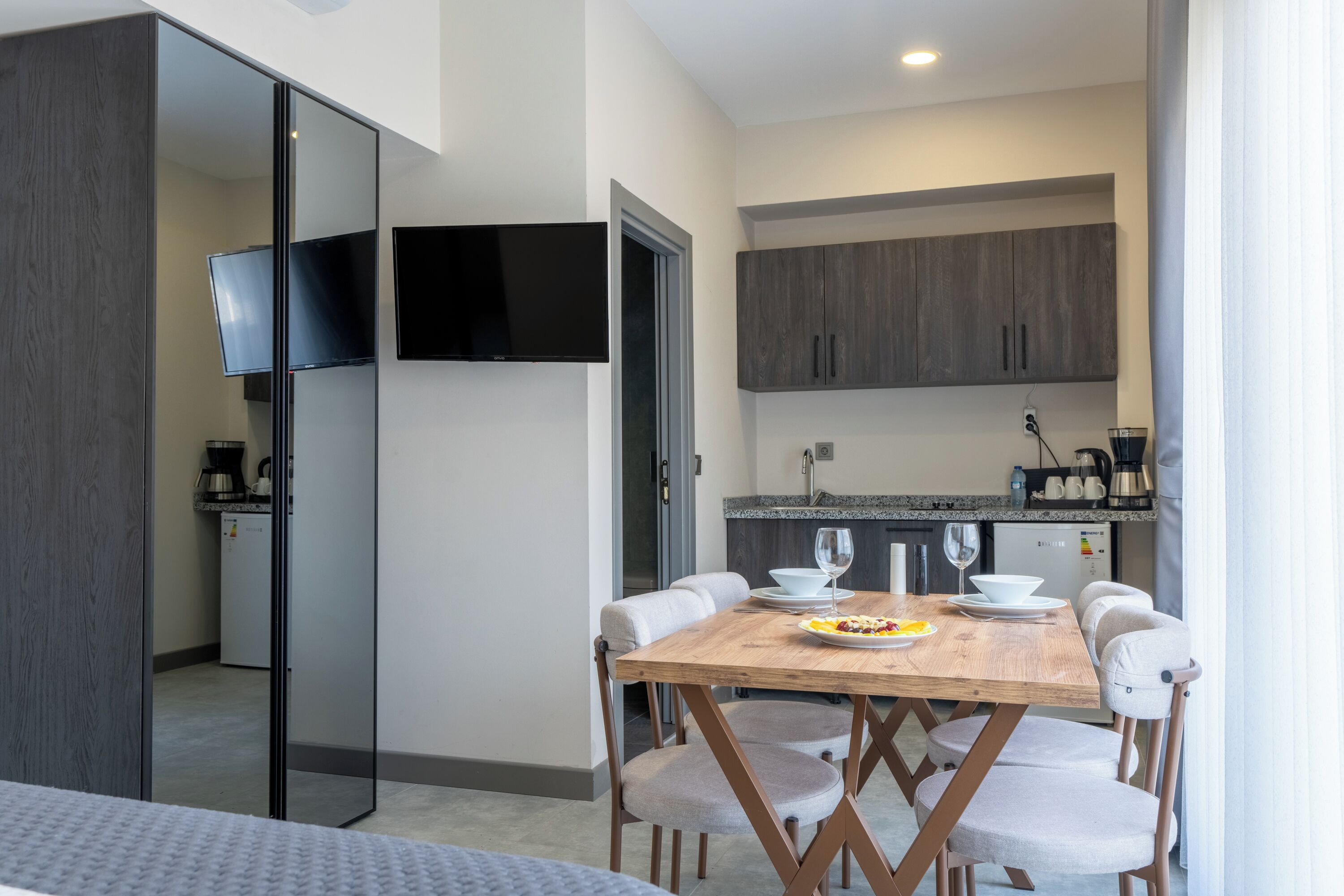 Loi Suite