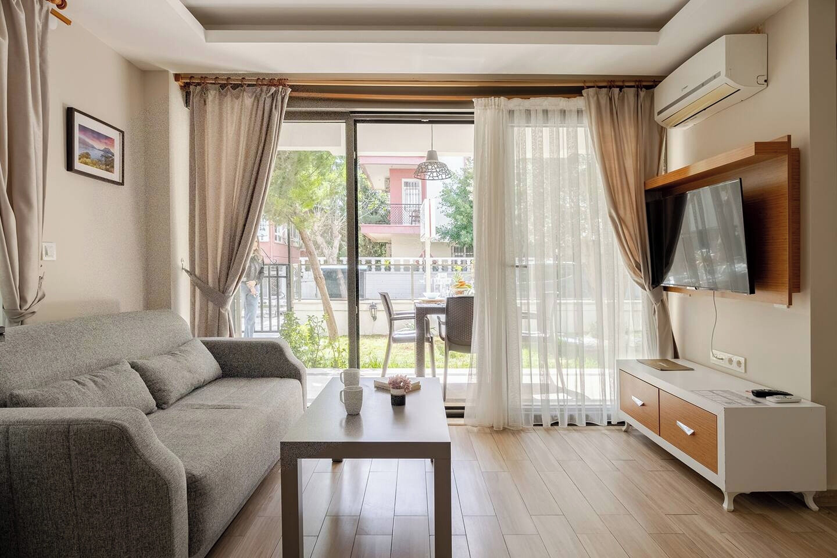 Loi Suite