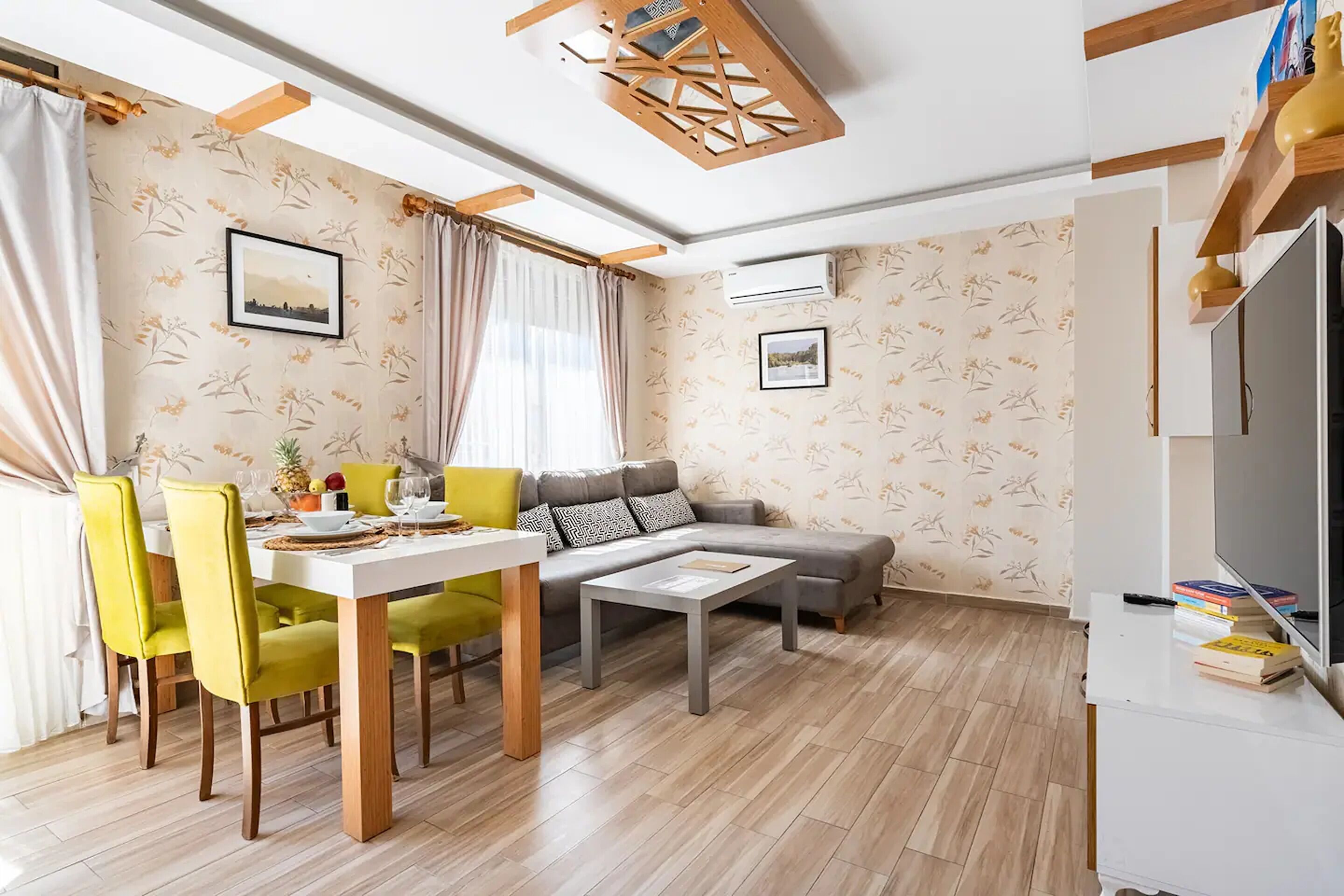 Loi Suite