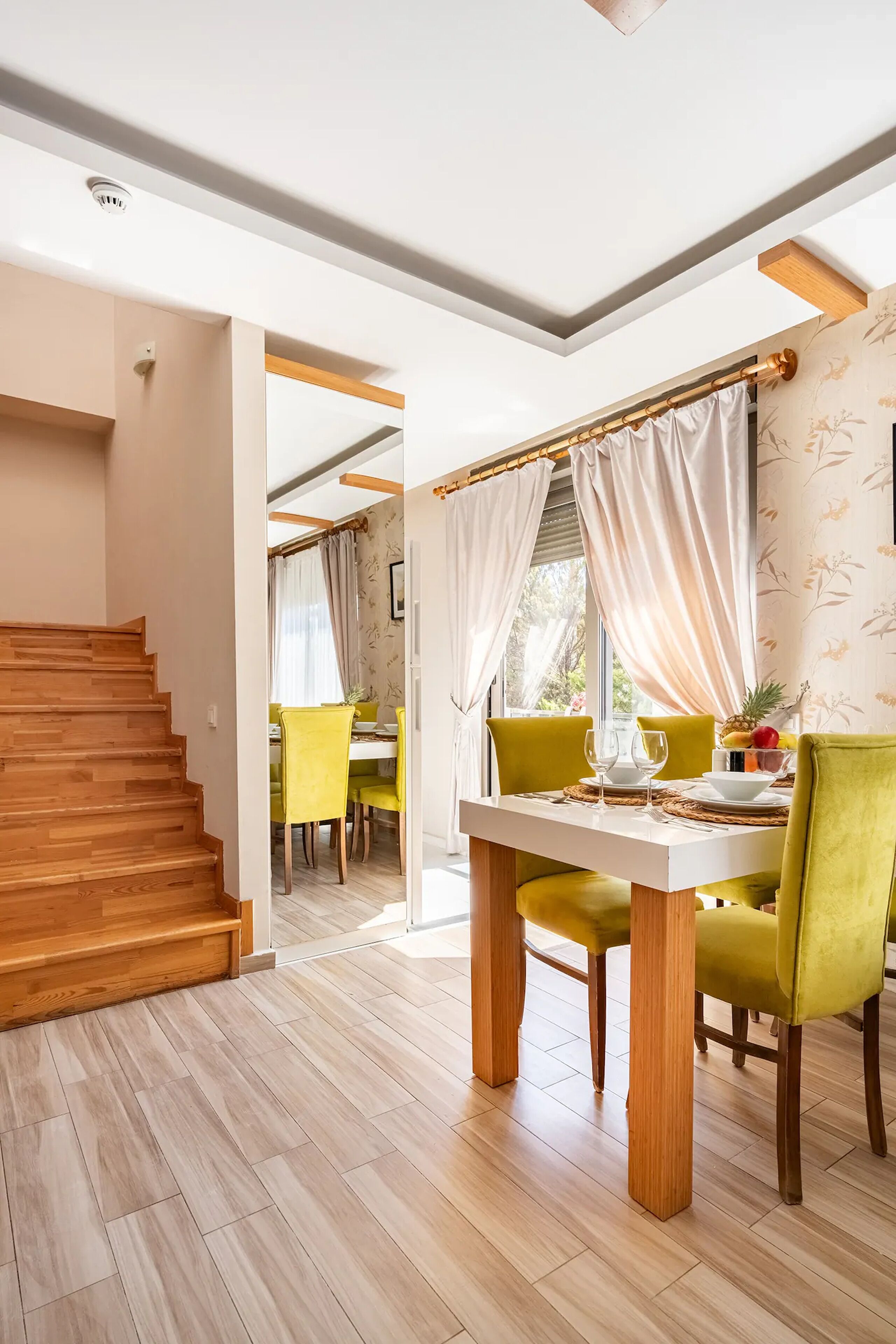 Loi Suite