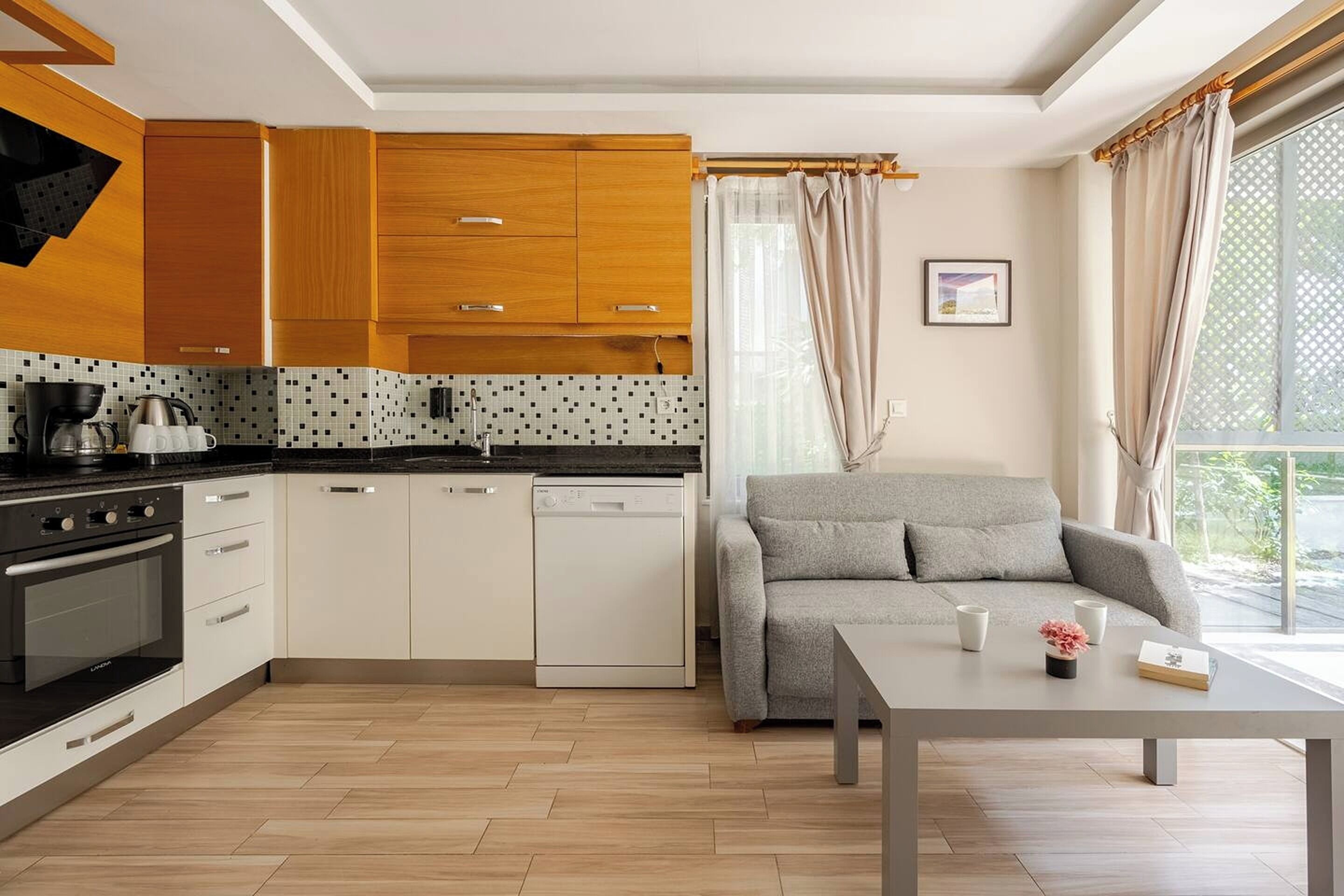 Loi Suite