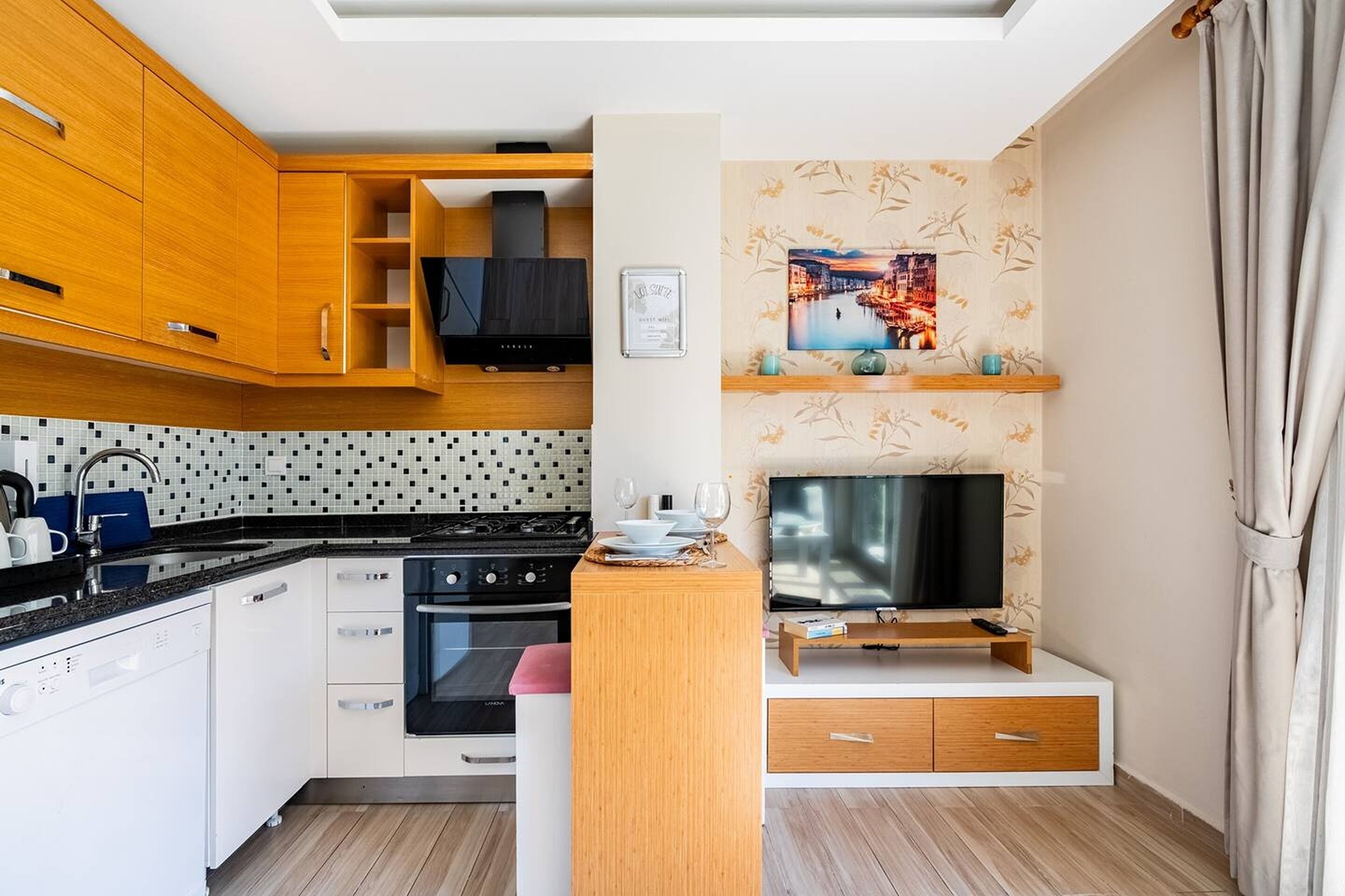 Loi Suite