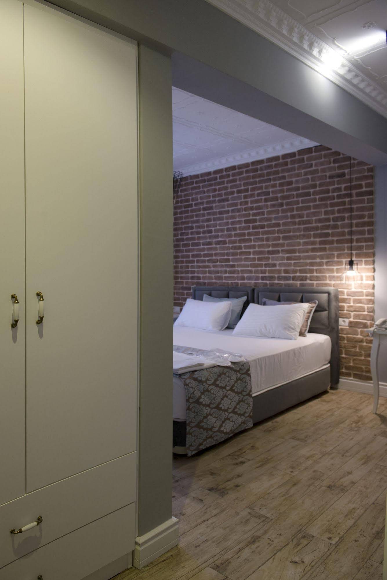 Luna Boutique Hotel