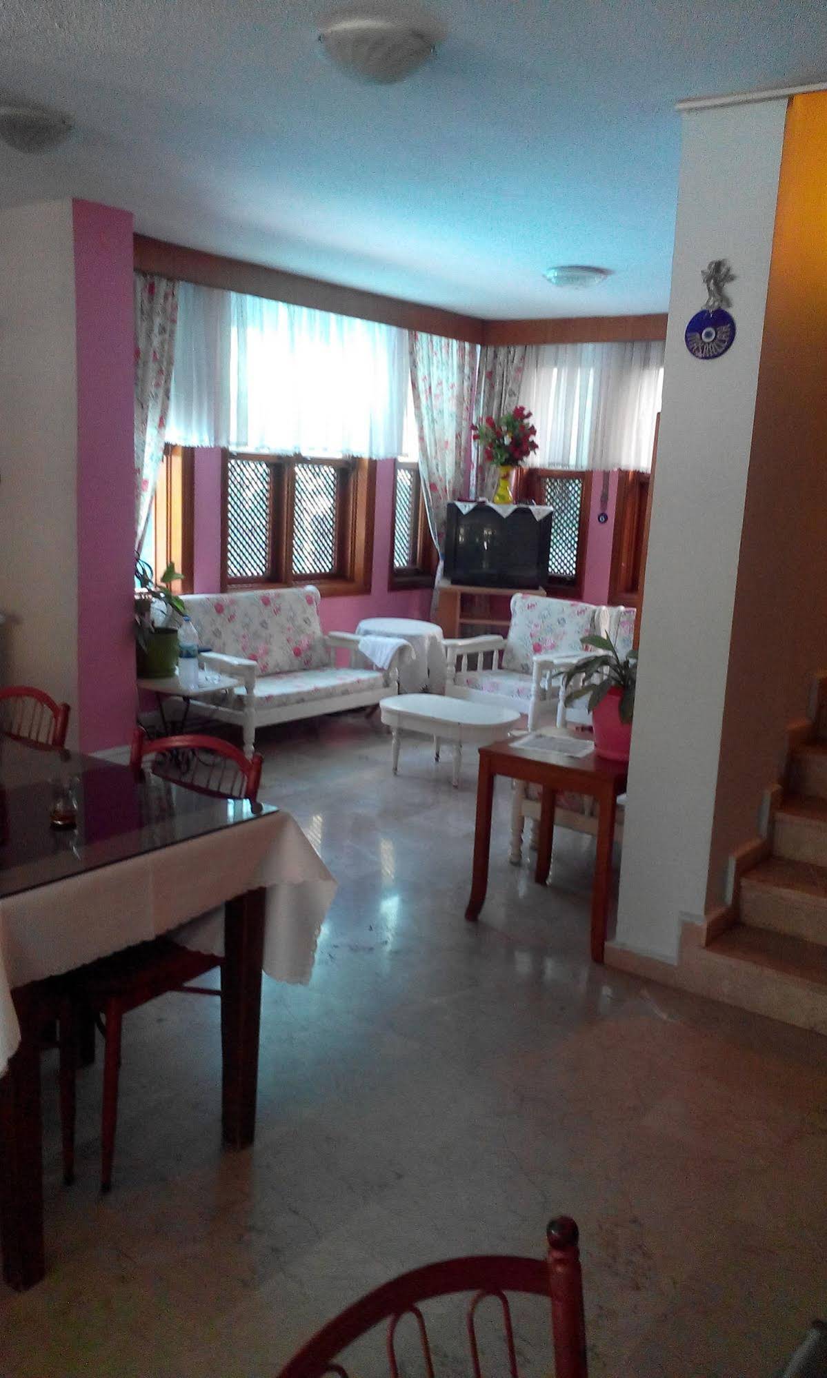 OPERA Boutique Hotel