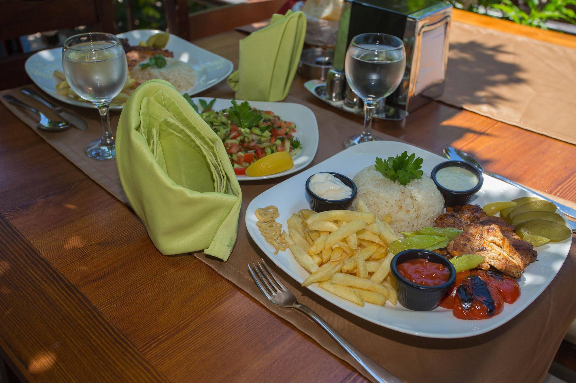 Oscar Garden Hotel