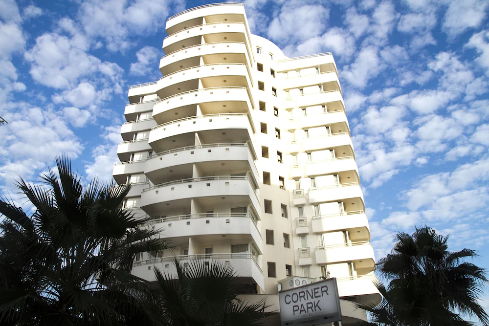 The Corner Park Hotel