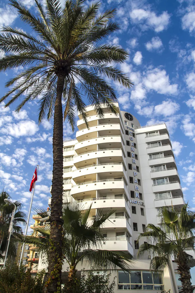 The Corner Park Hotel