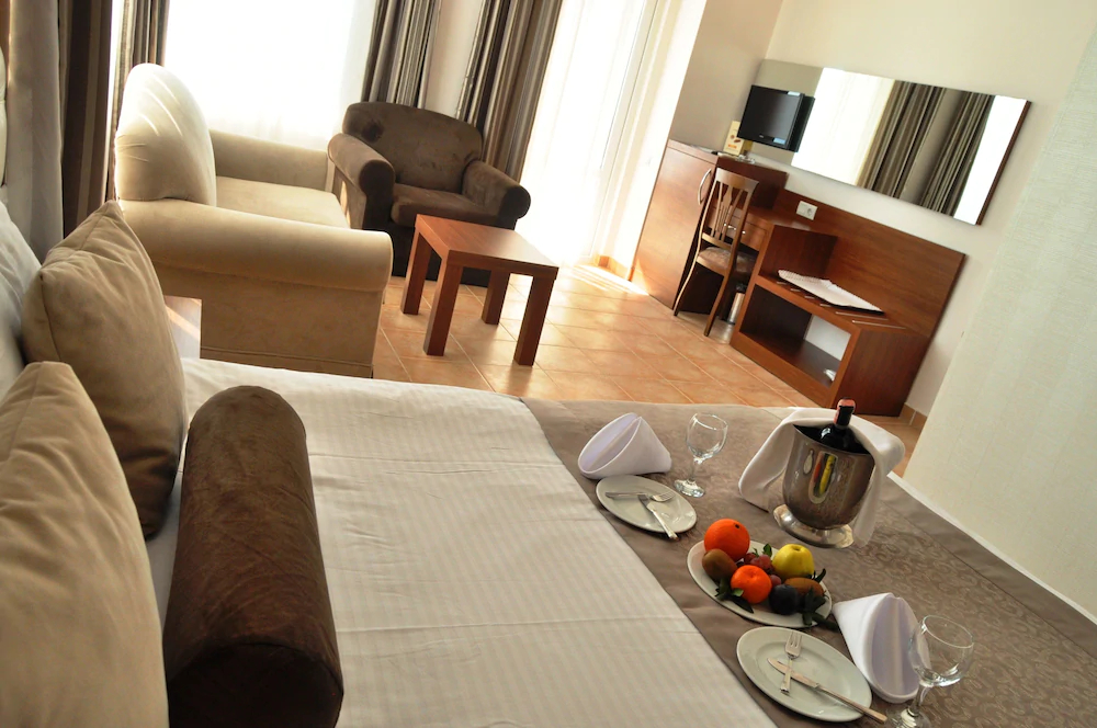 The Corner Park Hotel