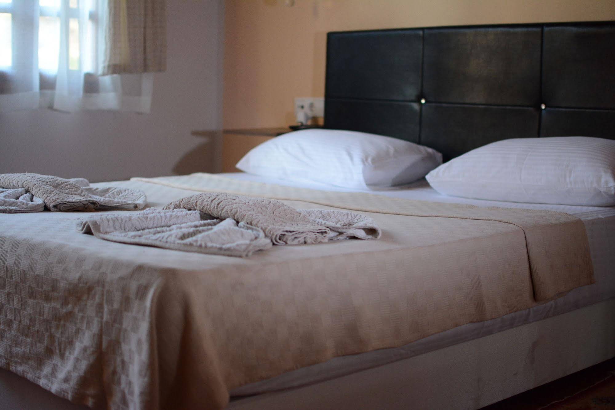 Otel Wood House