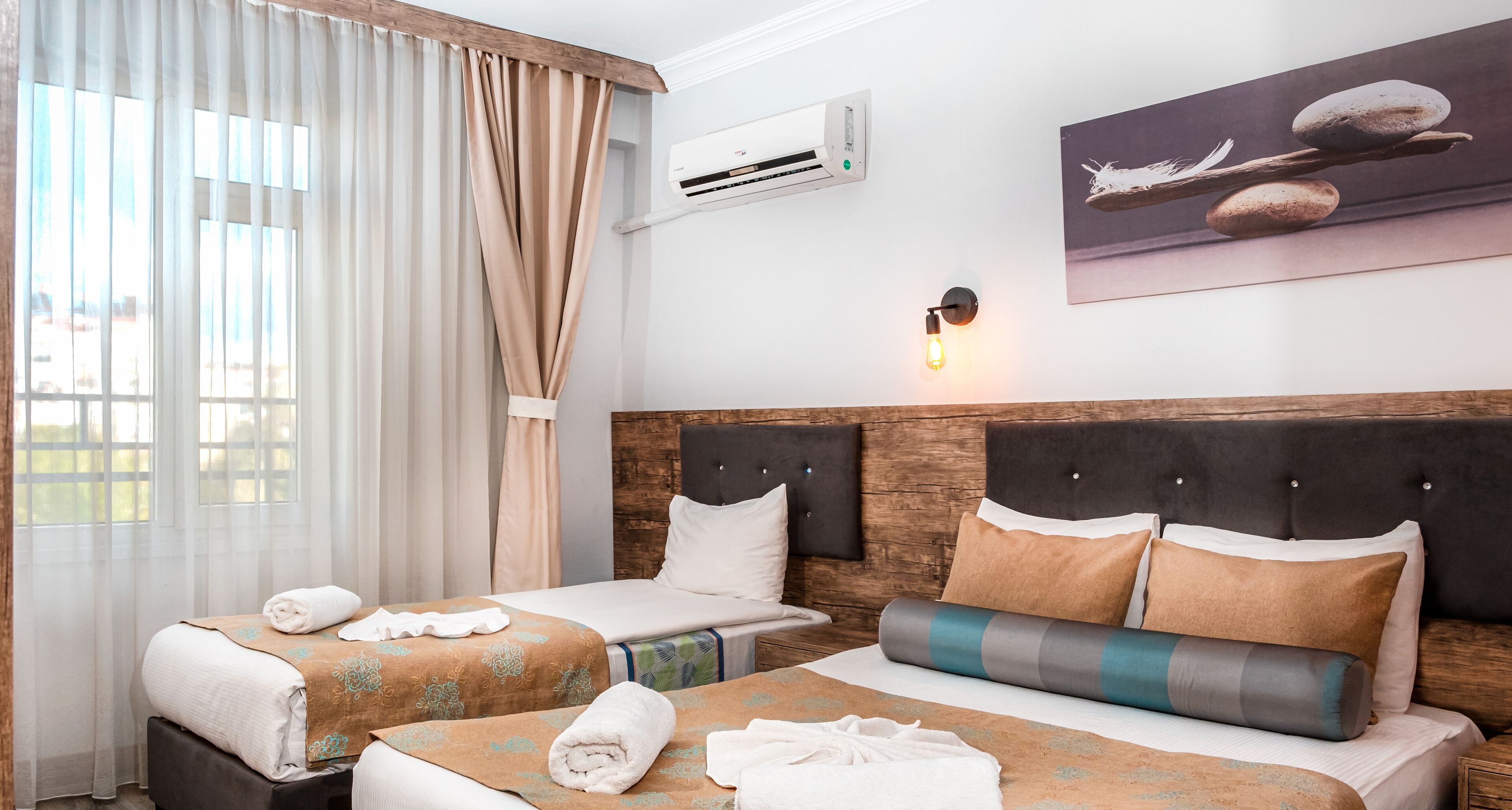 Seven City Hotel