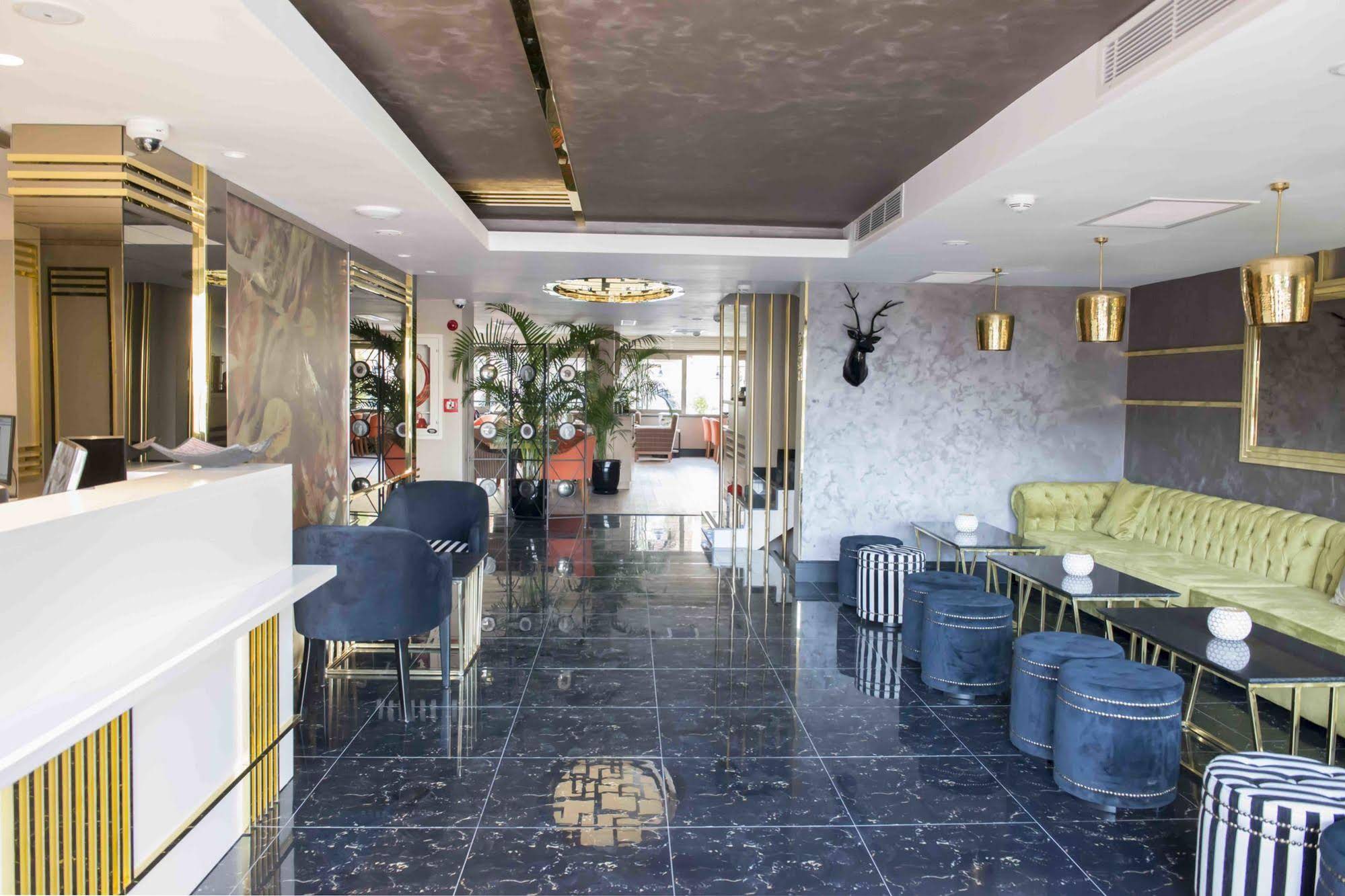 Sky Kamer Hotel