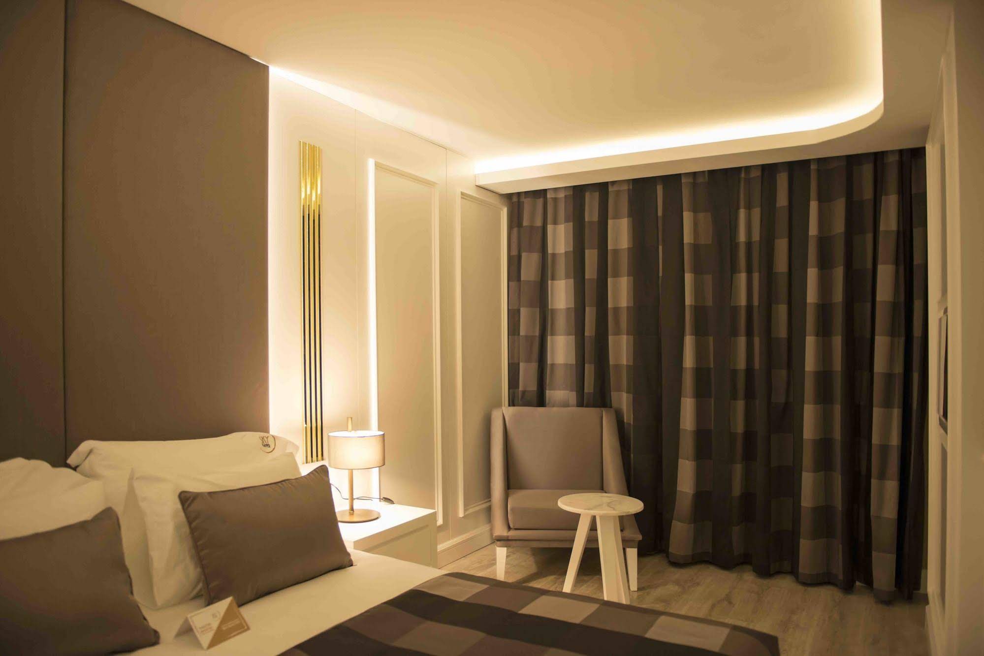 Sky Kamer Hotel